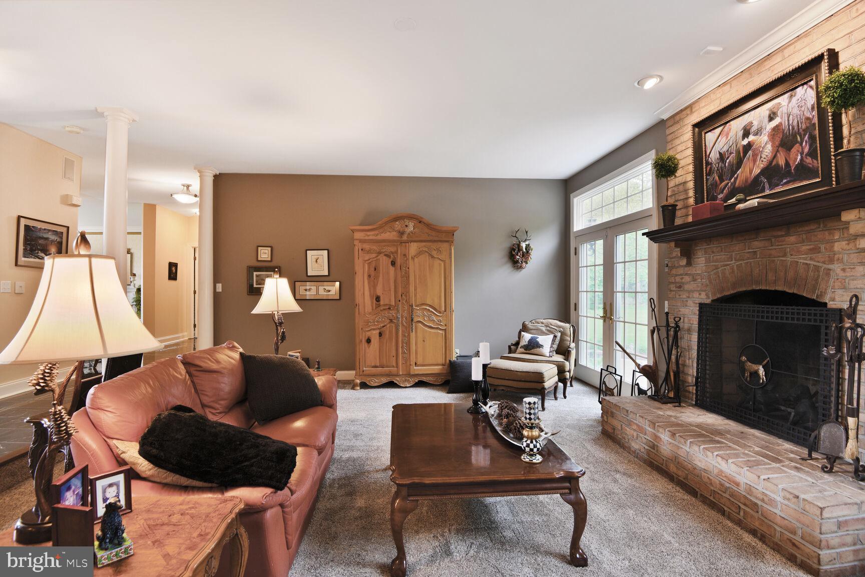 SOUTH RIVER COLONY - Residential