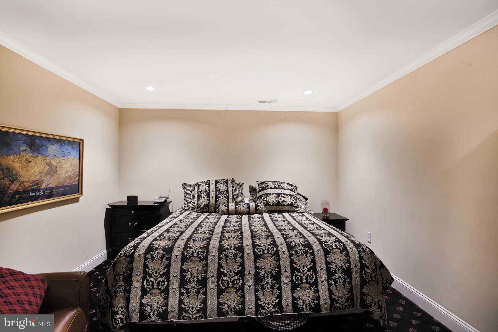 SOUTH RIVER COLONY - Residential