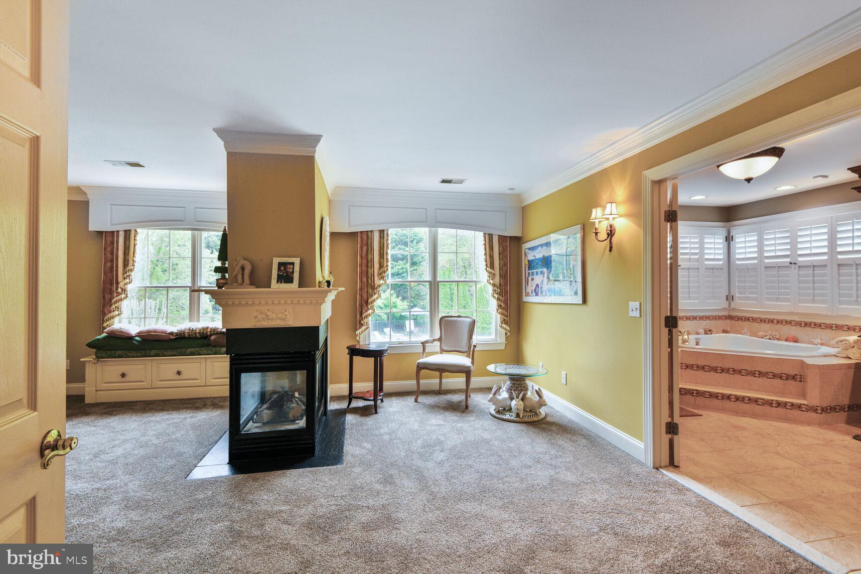 SOUTH RIVER COLONY - Residential