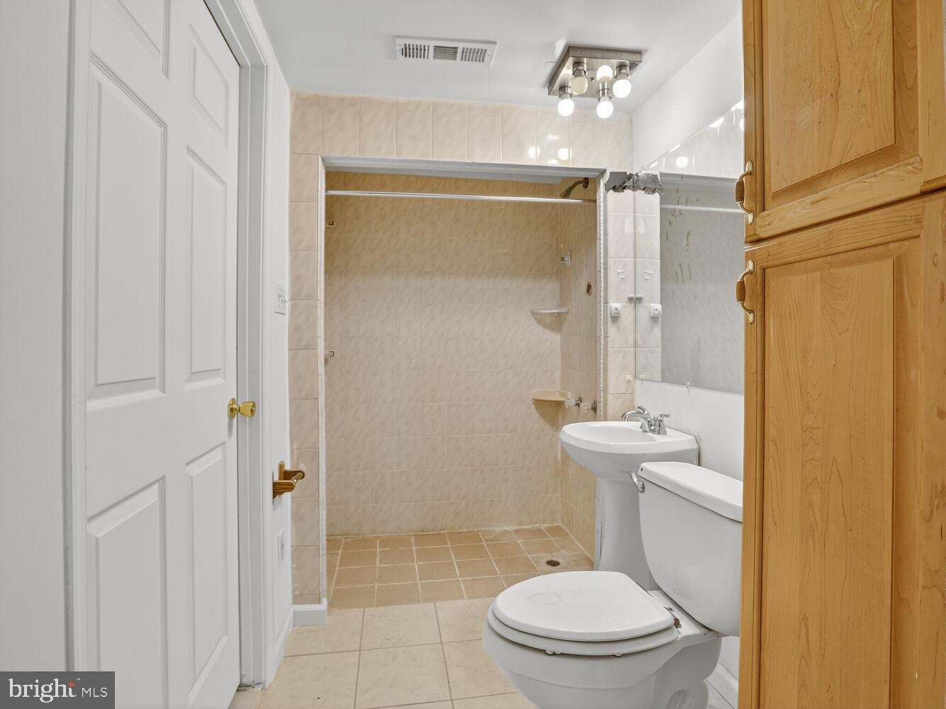 RIDGELEIGH - Residential Lease