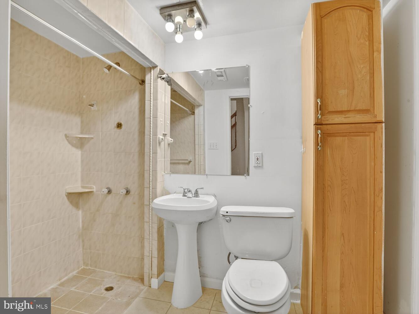 RIDGELEIGH - Residential Lease