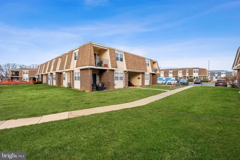 5 Florence Tollgate Place Unit 5, Florence, NJ MLS: NJBL2103660