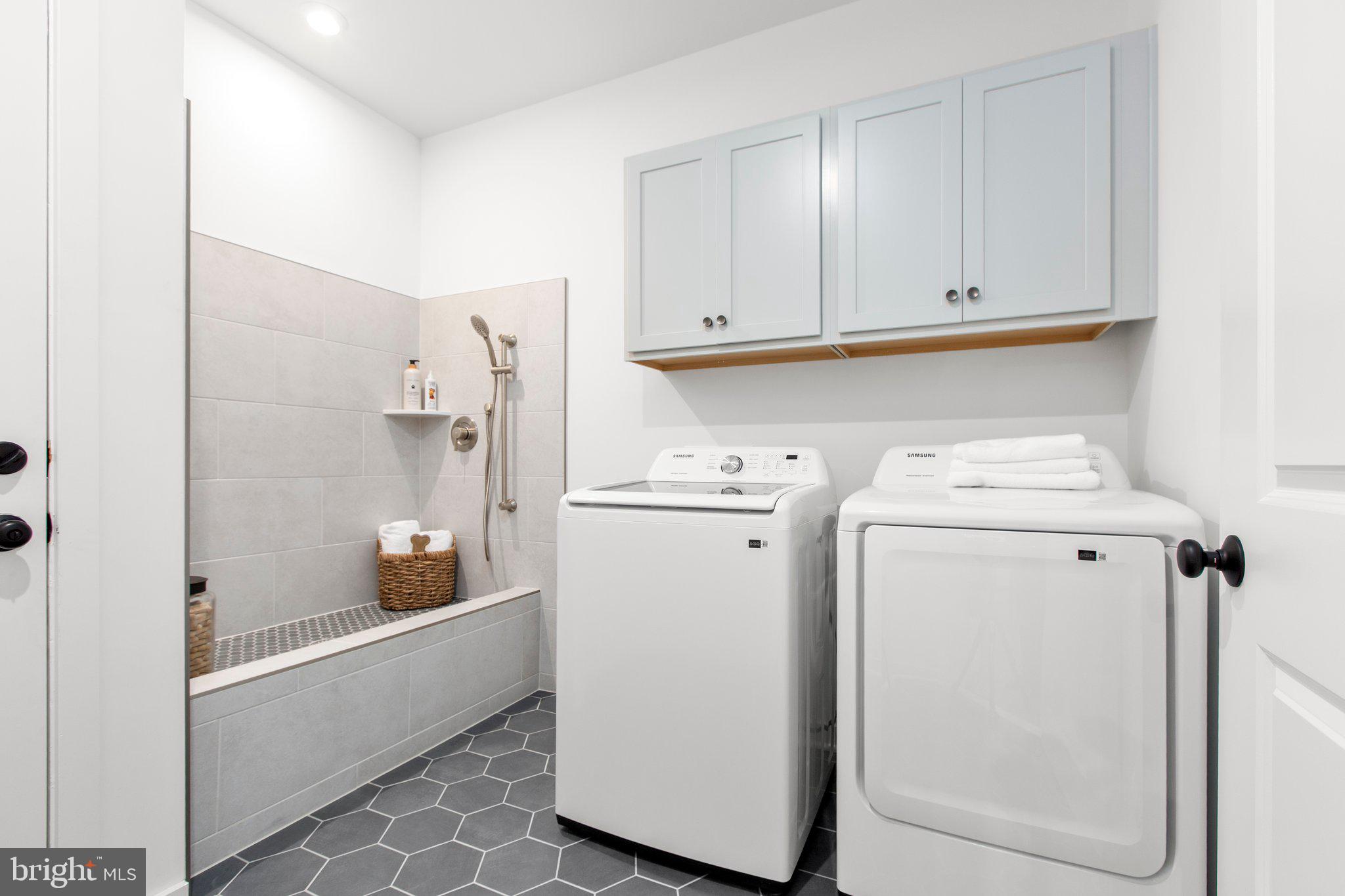 WHITEHALL - Residential