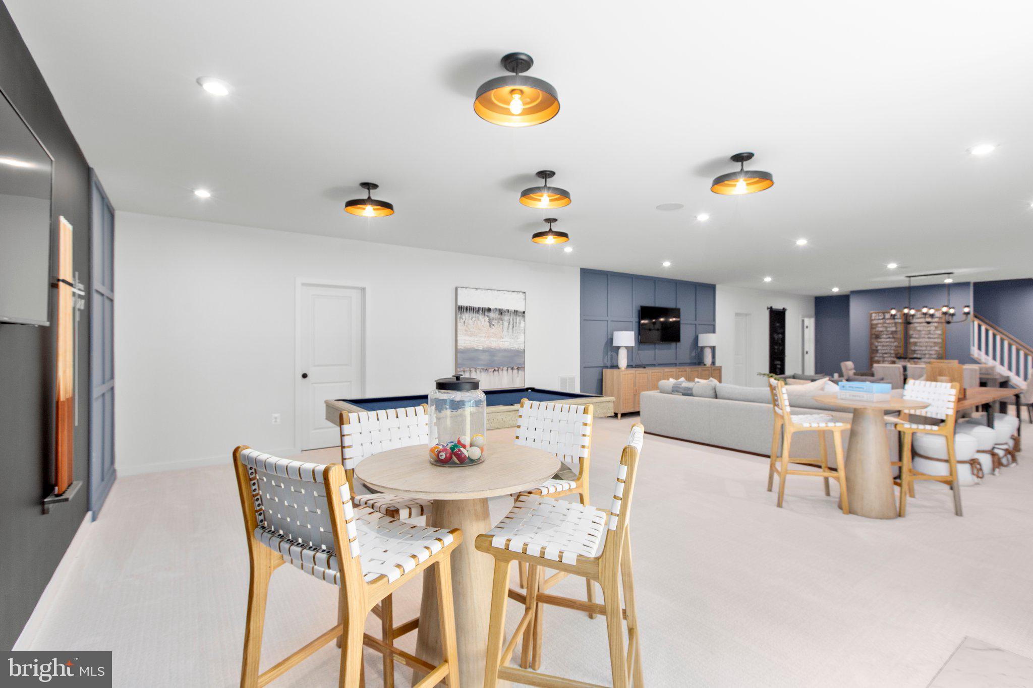 WHITEHALL - Residential