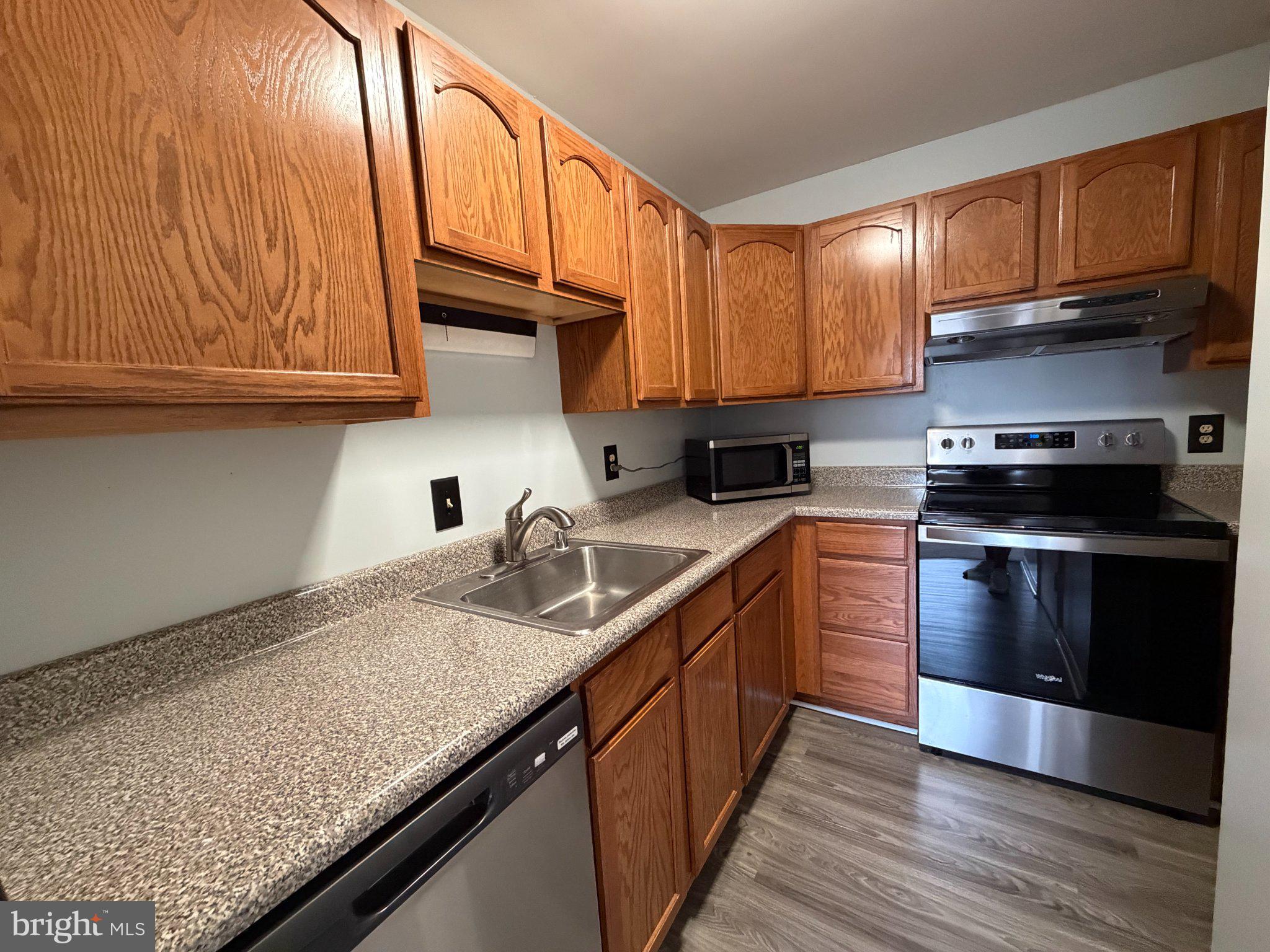 17 WARREN LODGE COURT 1C