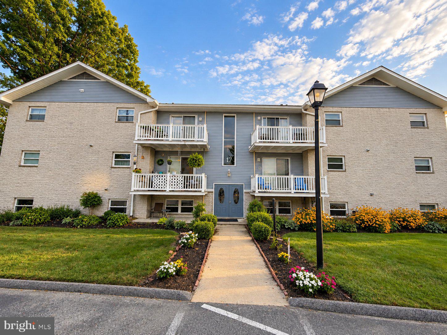 17 WARREN LODGE COURT 1C