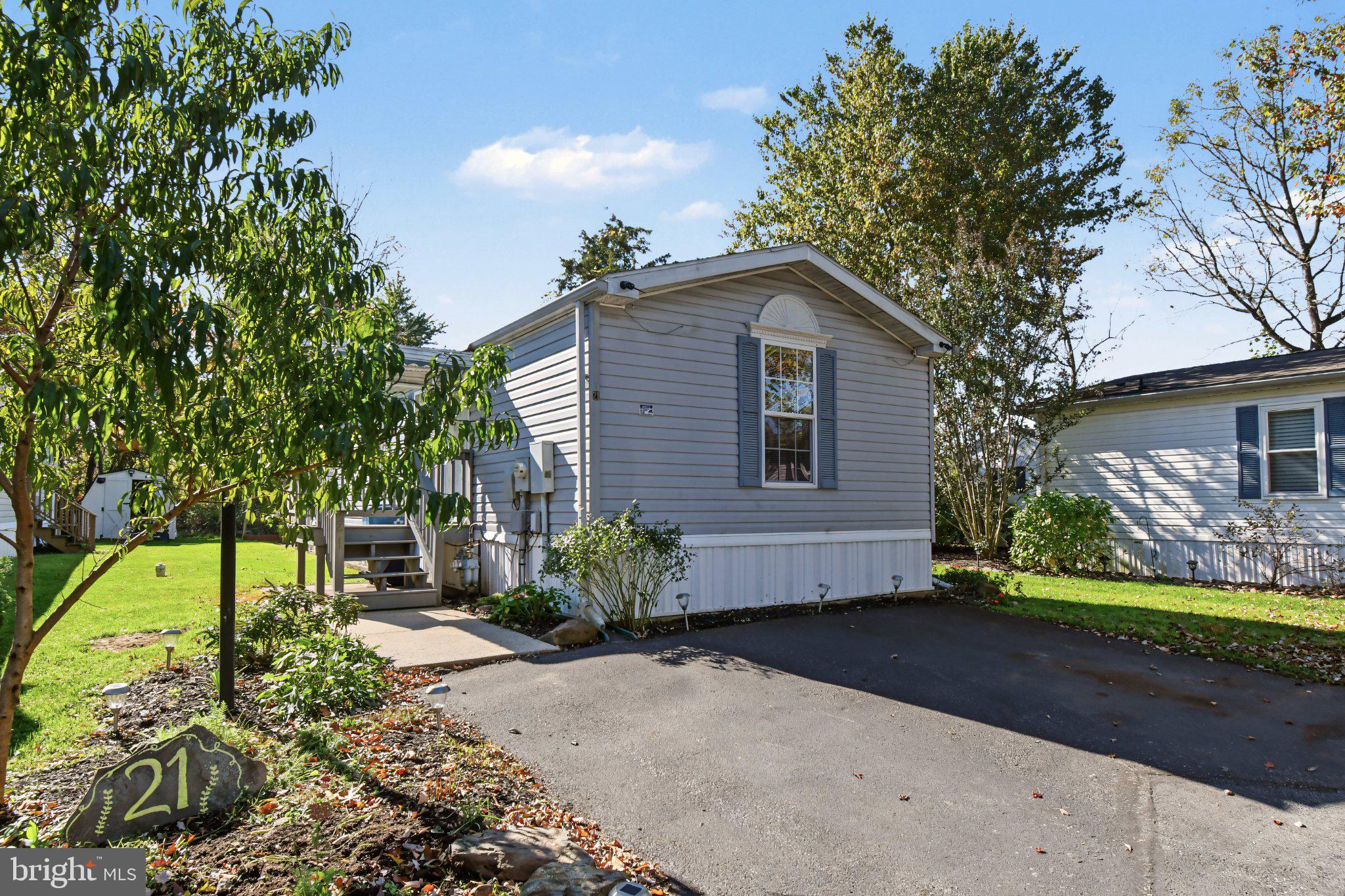 21 ROSEWOOD LANE