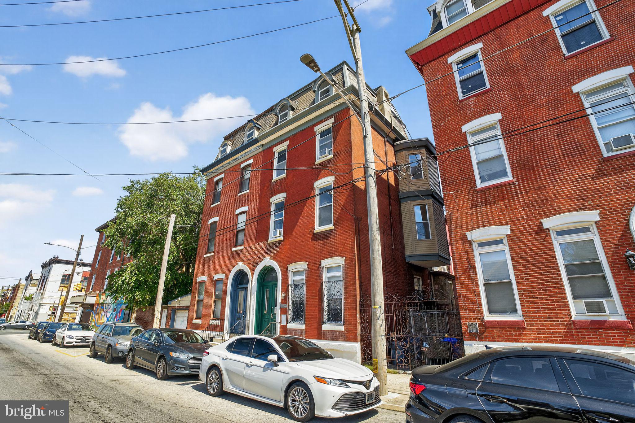 Spacious one bedroom, one bathroom apartment in Northern Liberties. Great natural light. Access to a shared backyard. Laundry on site. Owner provides air conditioning units. Abundant street parking and close to multiple SEPTA public transit bus lines at Girard and 7th, as well as the trolly and a fifteen-minute walk to either the Broad Street Line or the Market Frankford Line. A short walk to 2nd Street restaurants, bars, coffee shops, and ACME and Heirloom Giant grocery stores. Tenant is responsible for utilities.