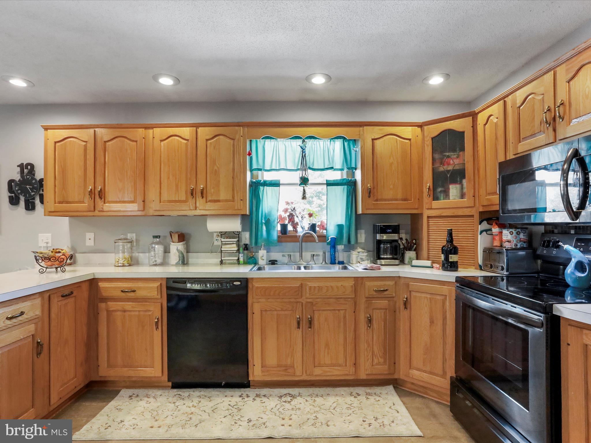 VAN LEAR MANOR - Residential