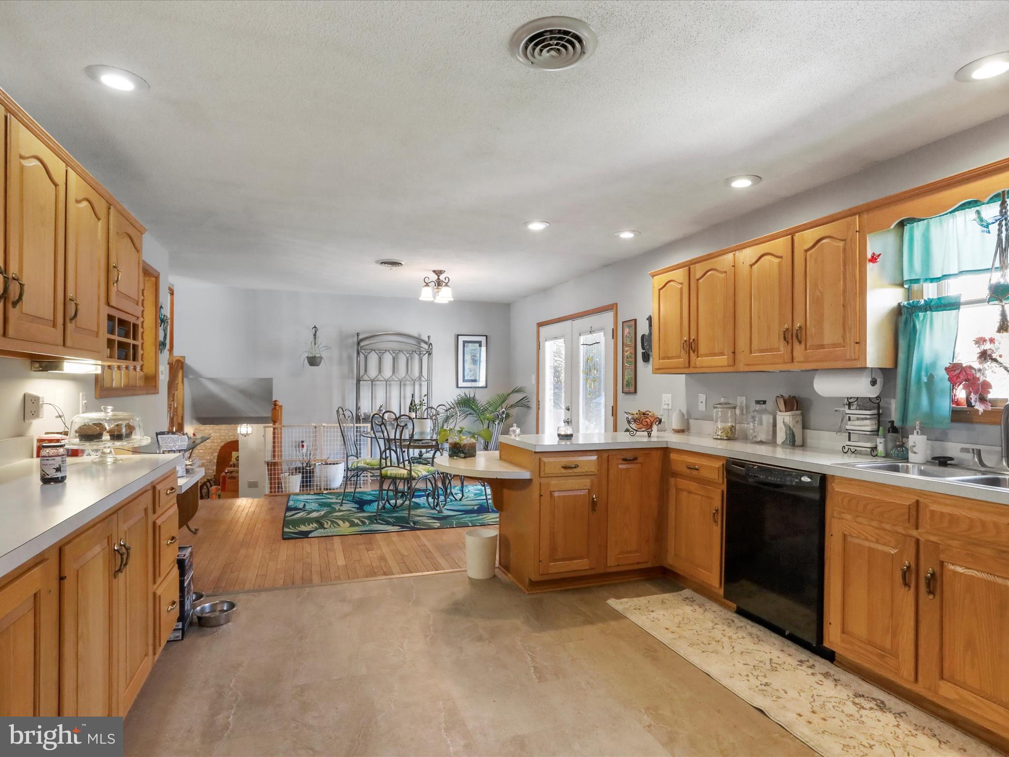 VAN LEAR MANOR - Residential