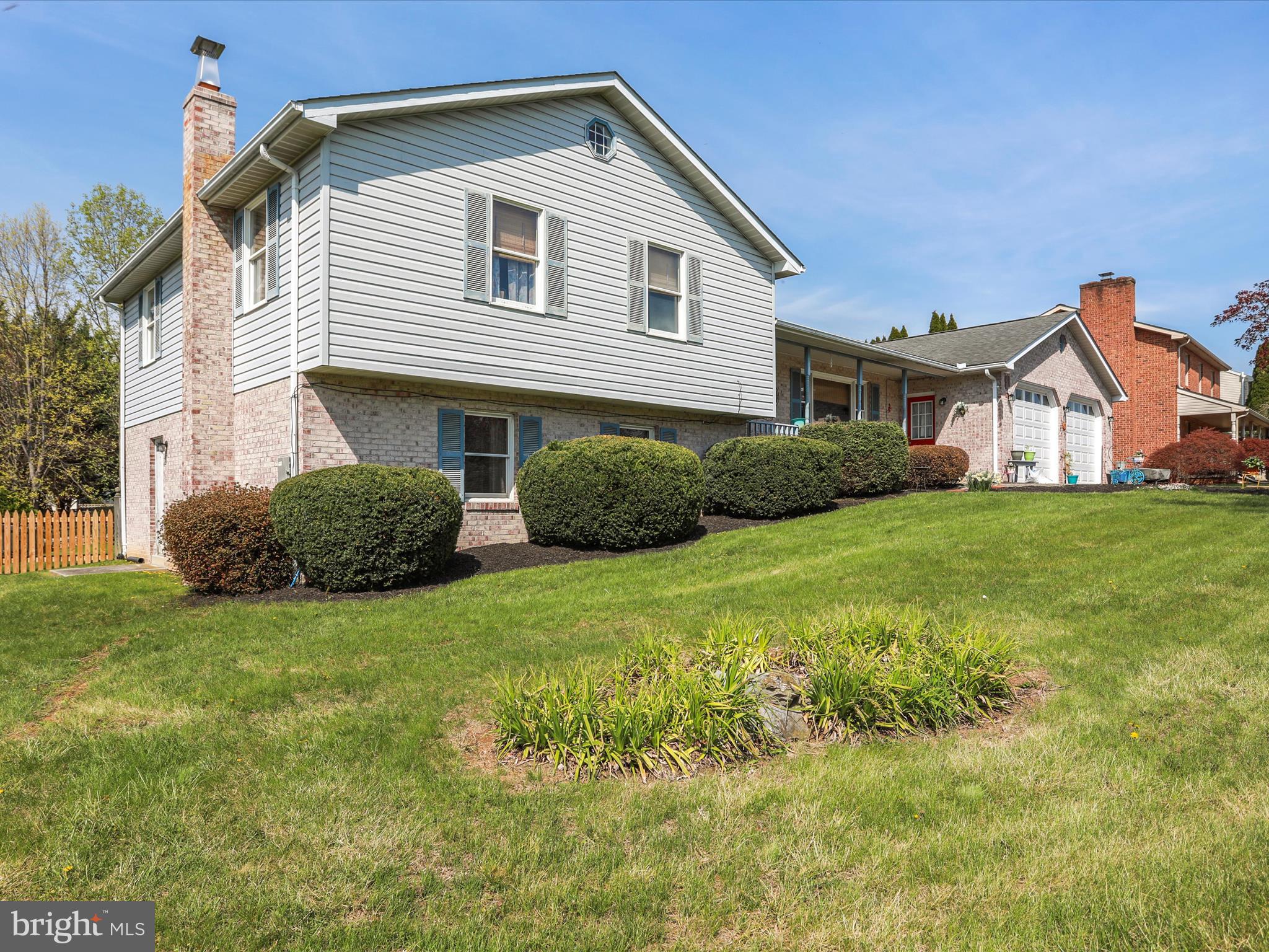 VAN LEAR MANOR - Residential