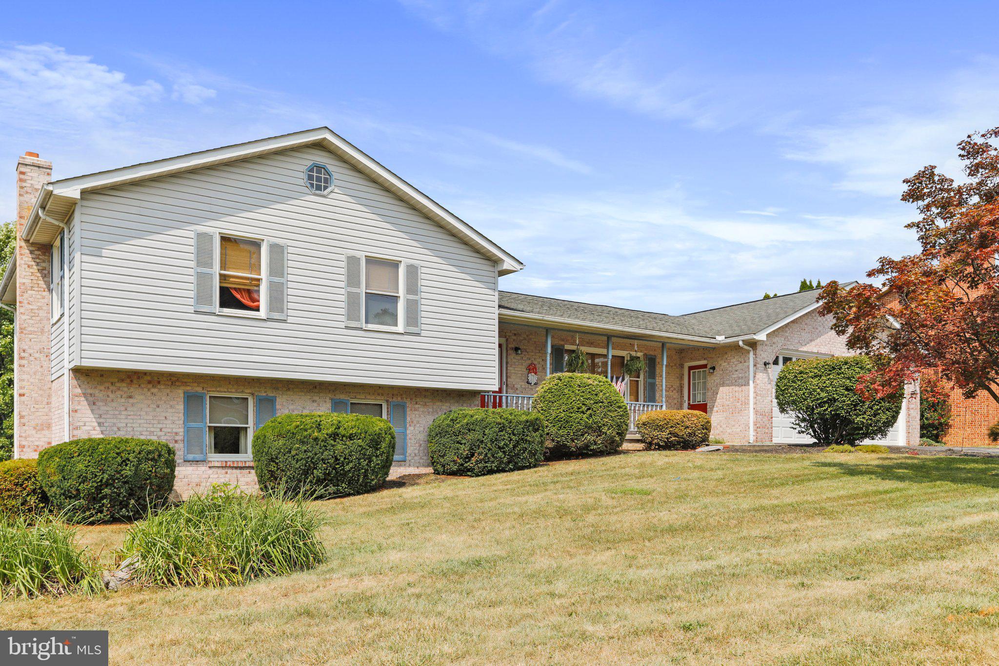 VAN LEAR MANOR - Residential