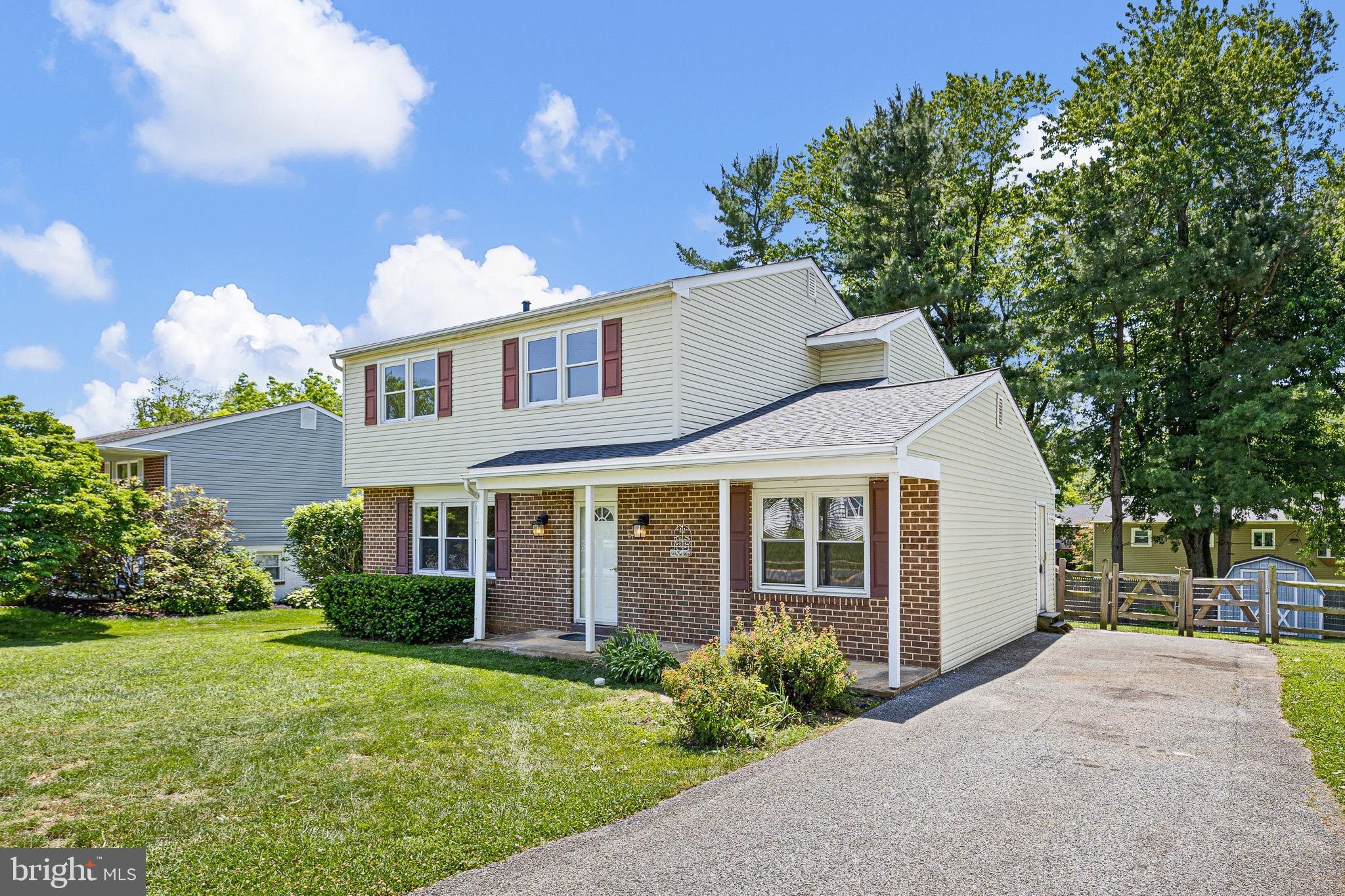 521 HEMINGWAY DRIVE