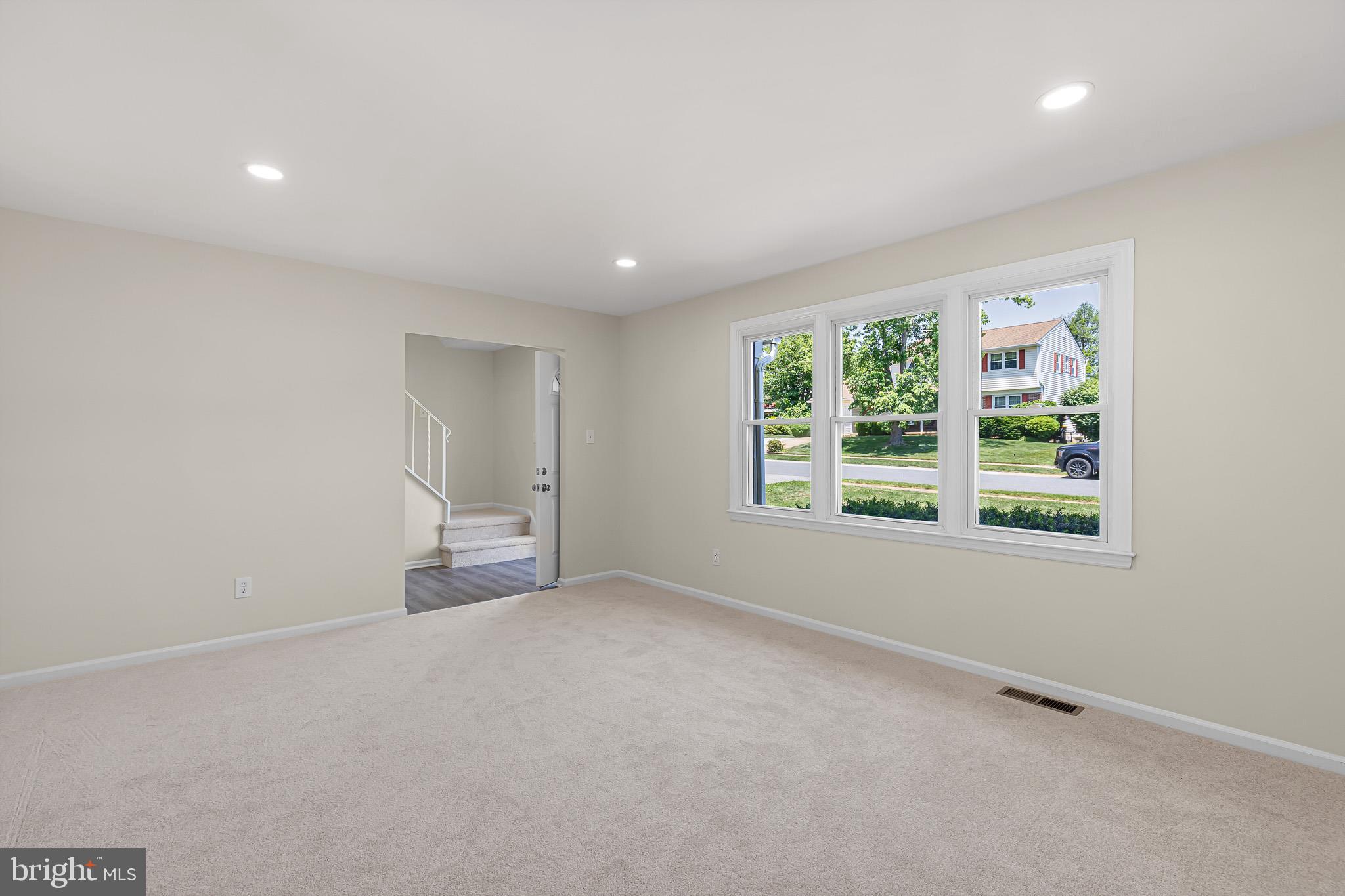 521 HEMINGWAY DRIVE