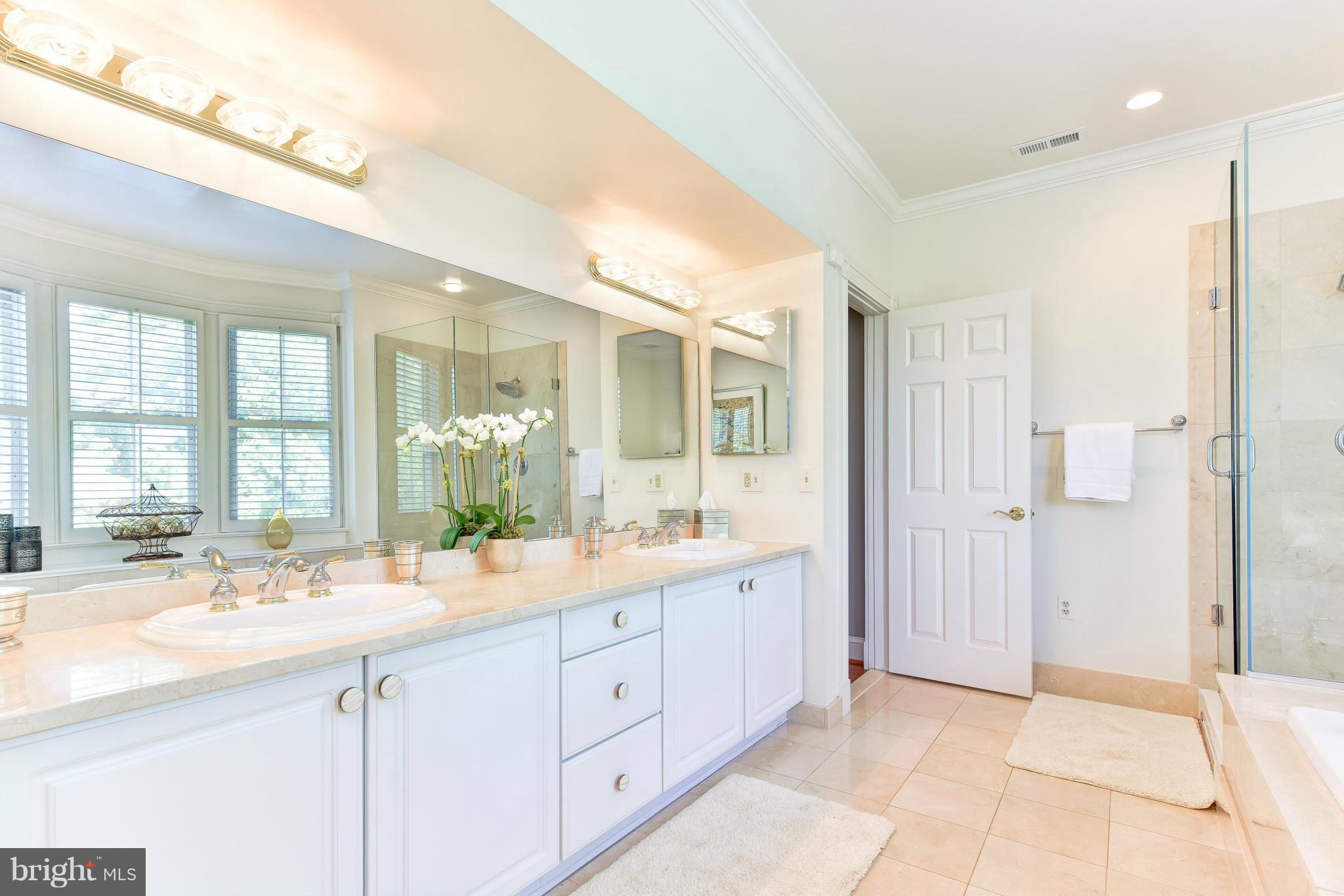 CHURCH SQUARE - Residential