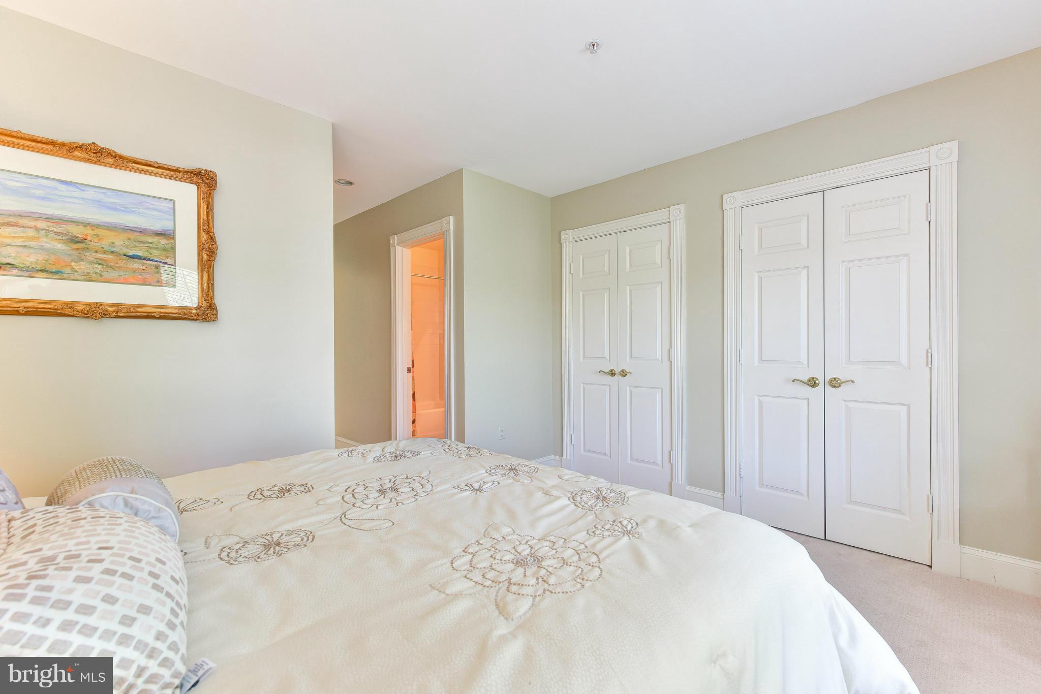 CHURCH SQUARE - Residential