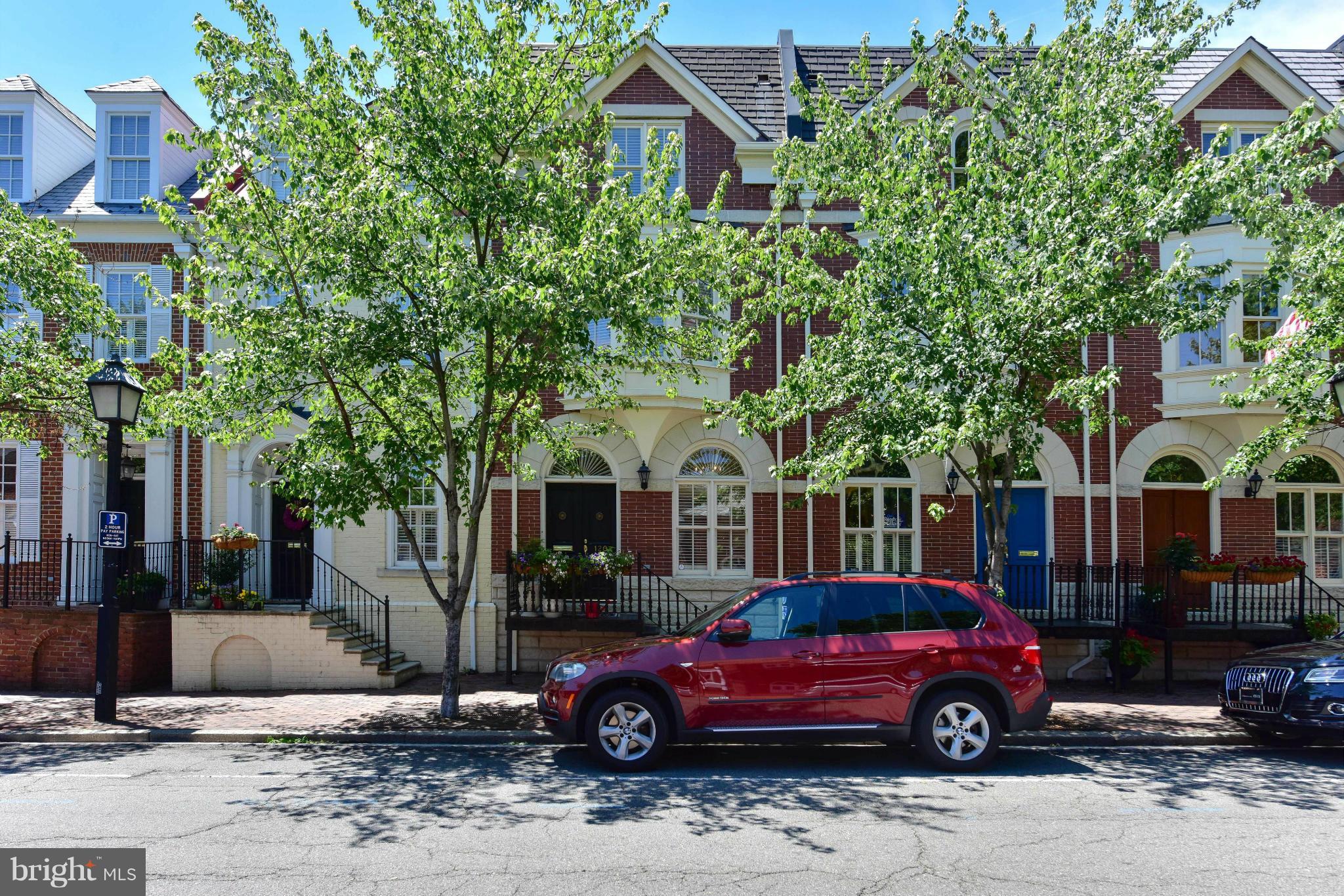 CHURCH SQUARE - Residential