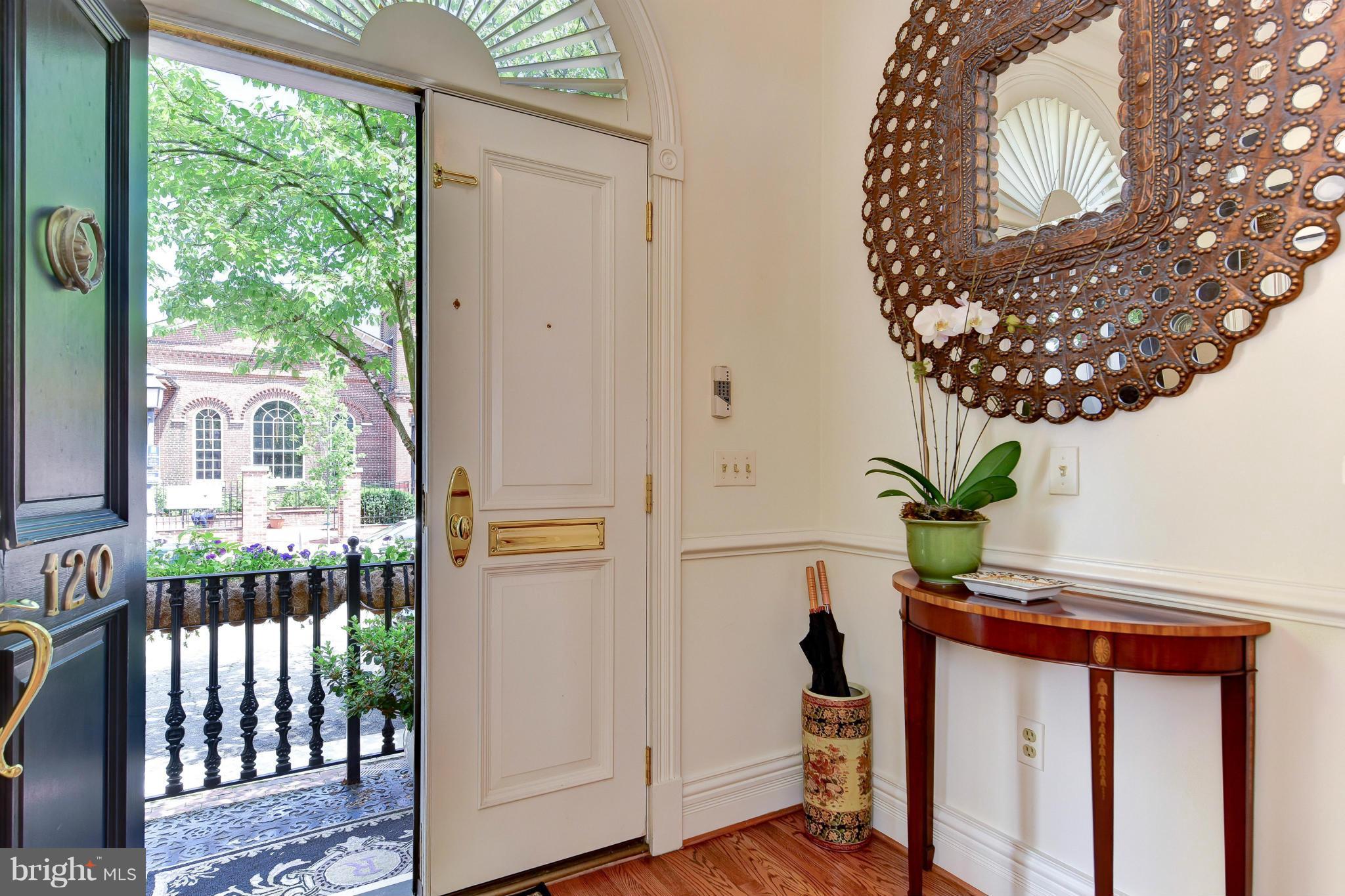 CHURCH SQUARE - Residential