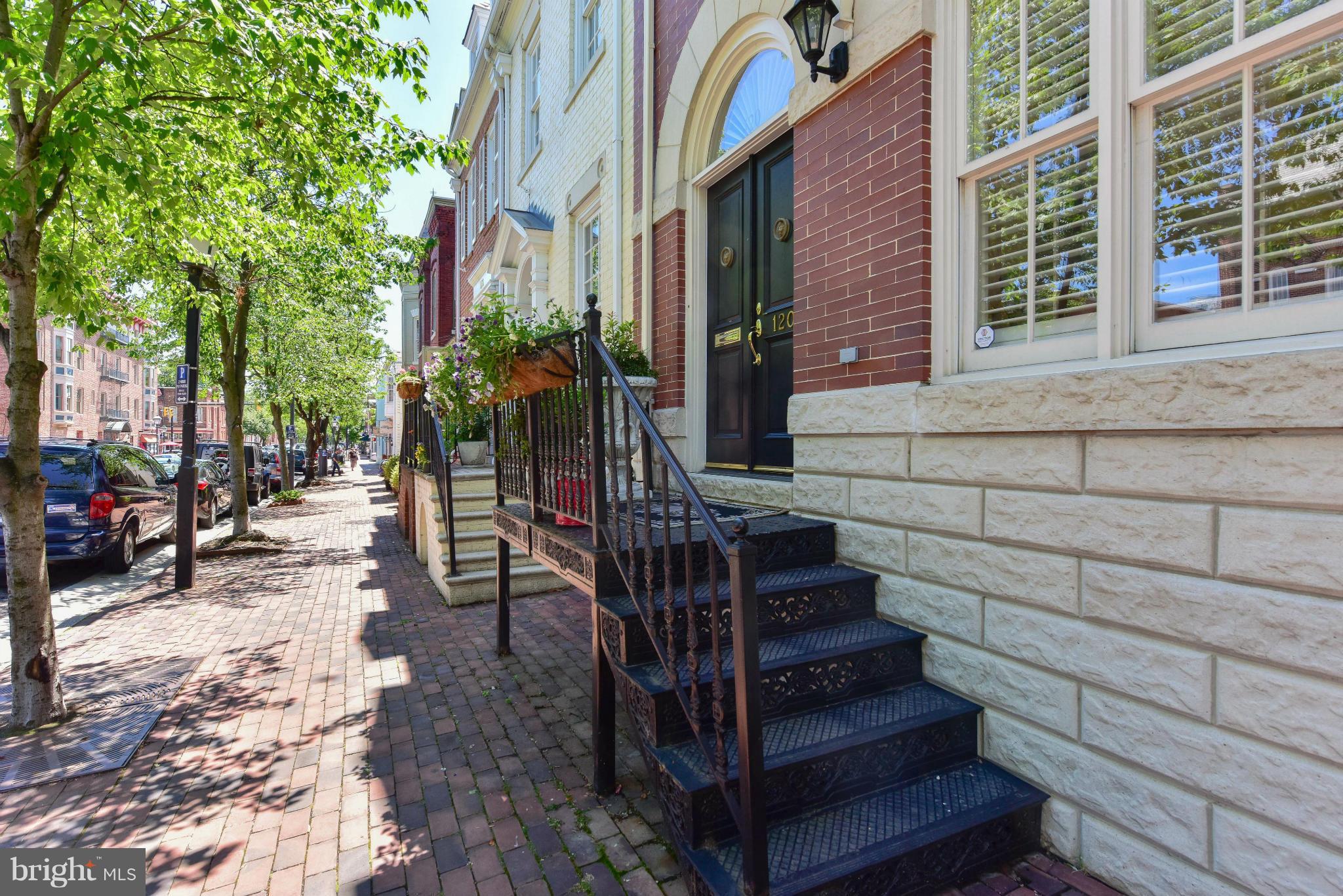 CHURCH SQUARE - Residential