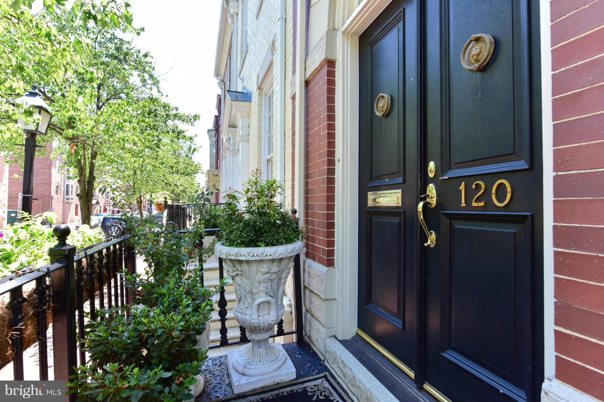 CHURCH SQUARE - Residential