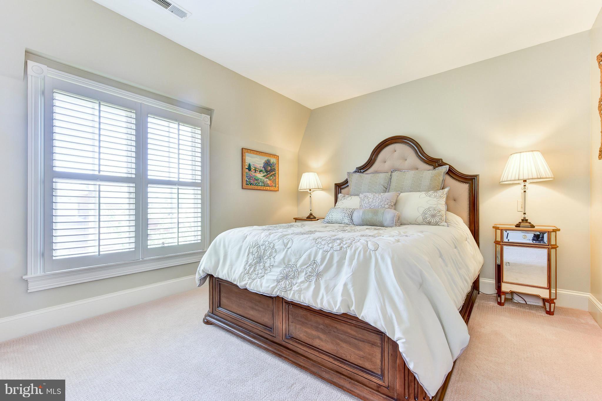 CHURCH SQUARE - Residential