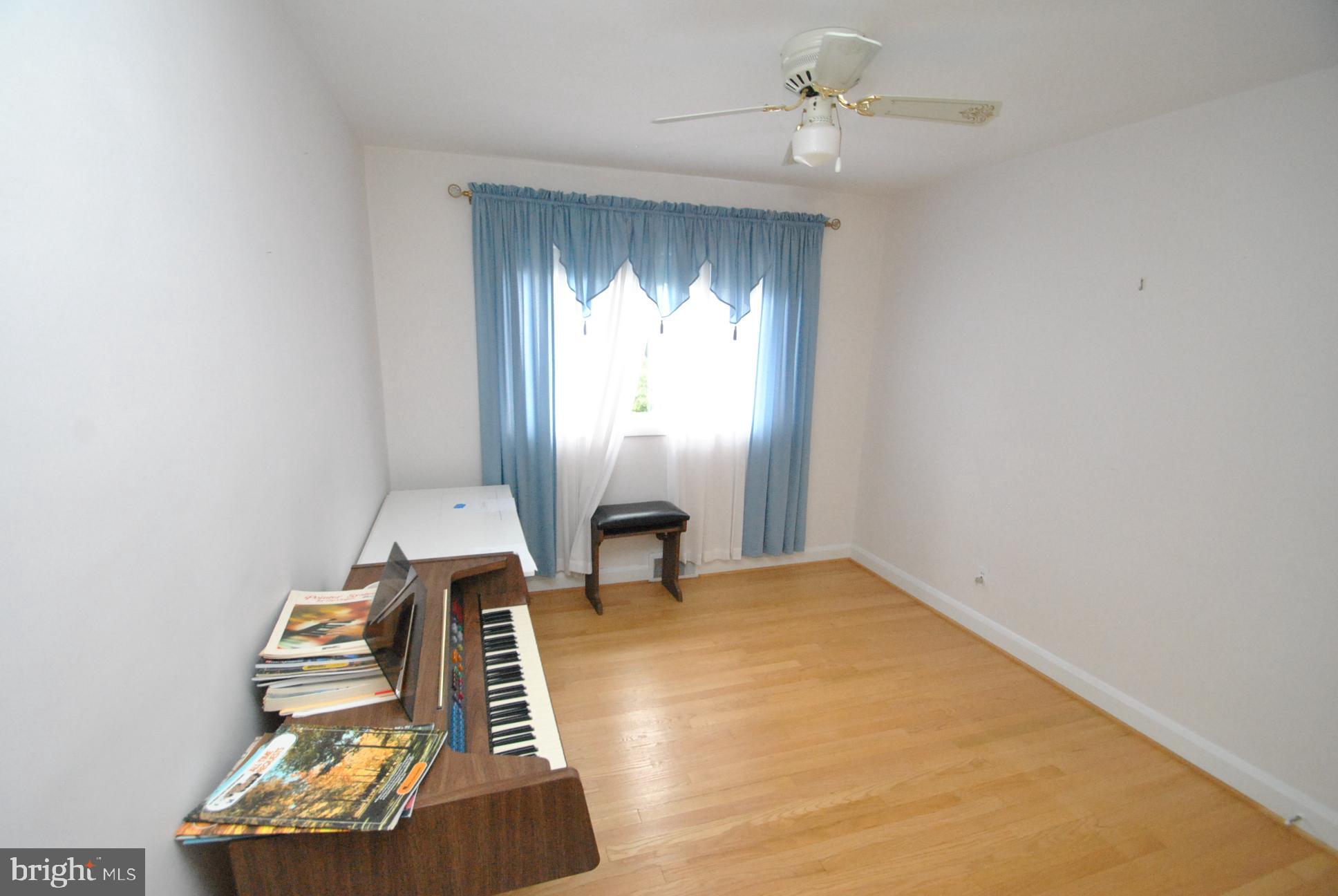 RICHLYN MANOR - Residential