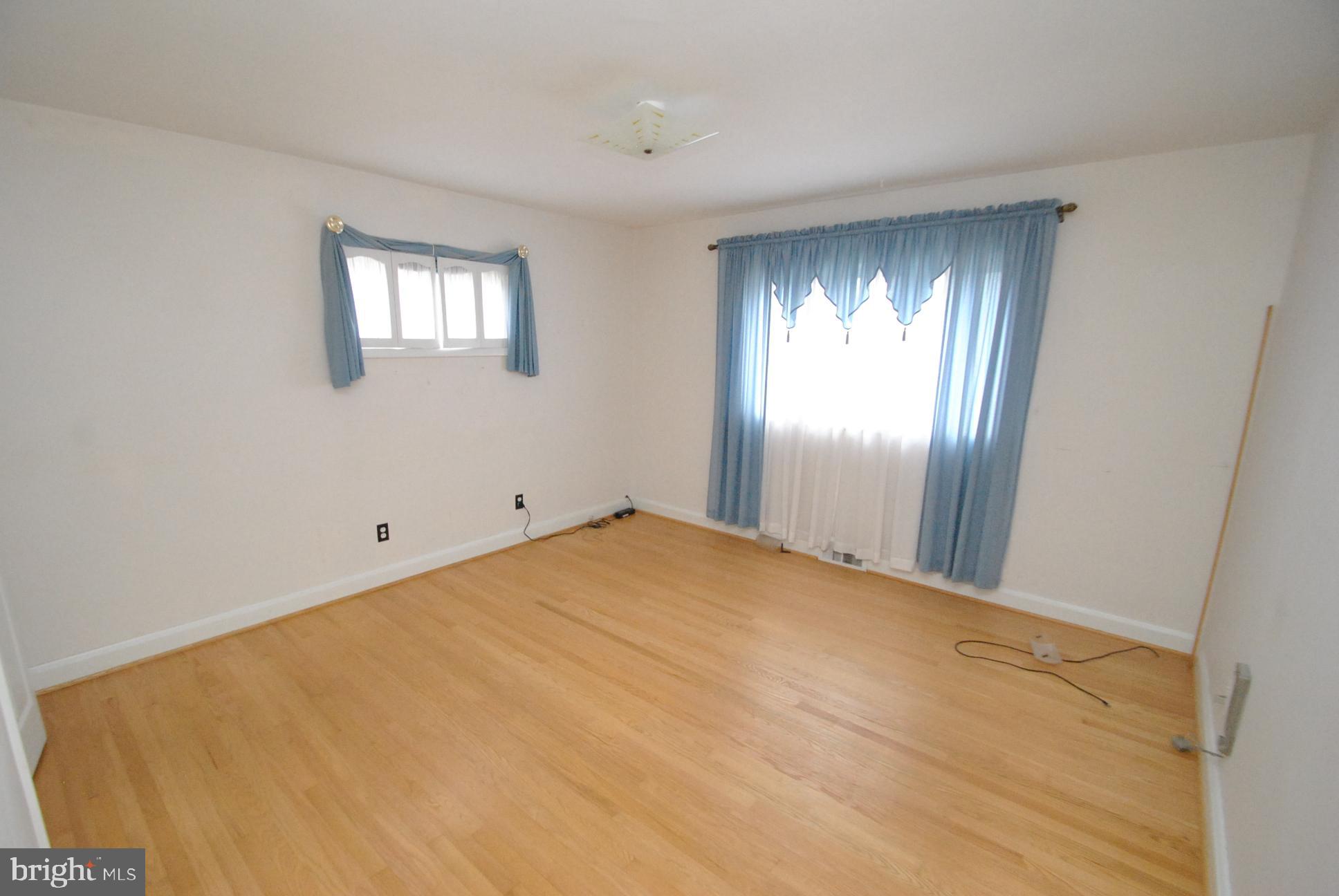 RICHLYN MANOR - Residential