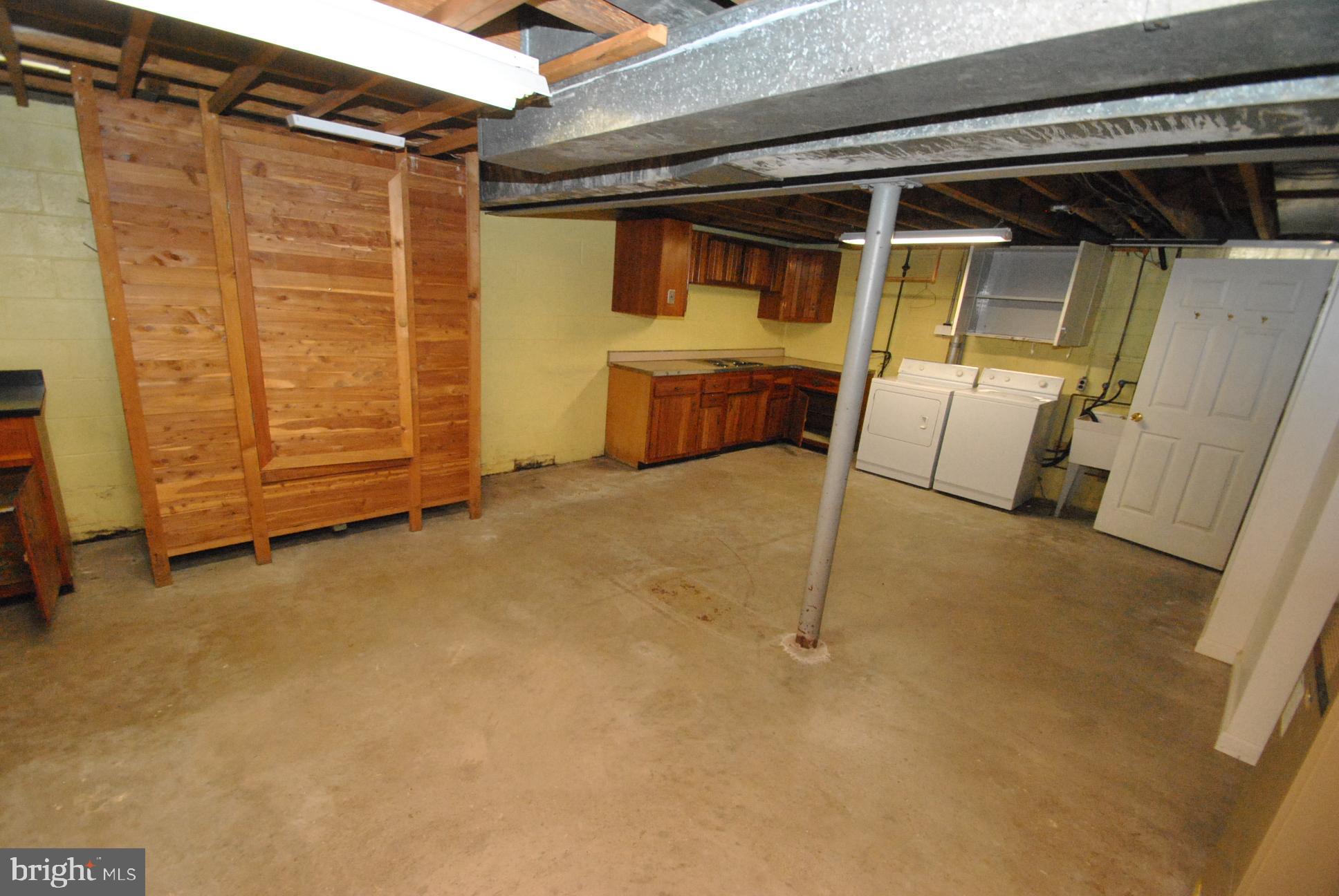 RICHLYN MANOR - Residential