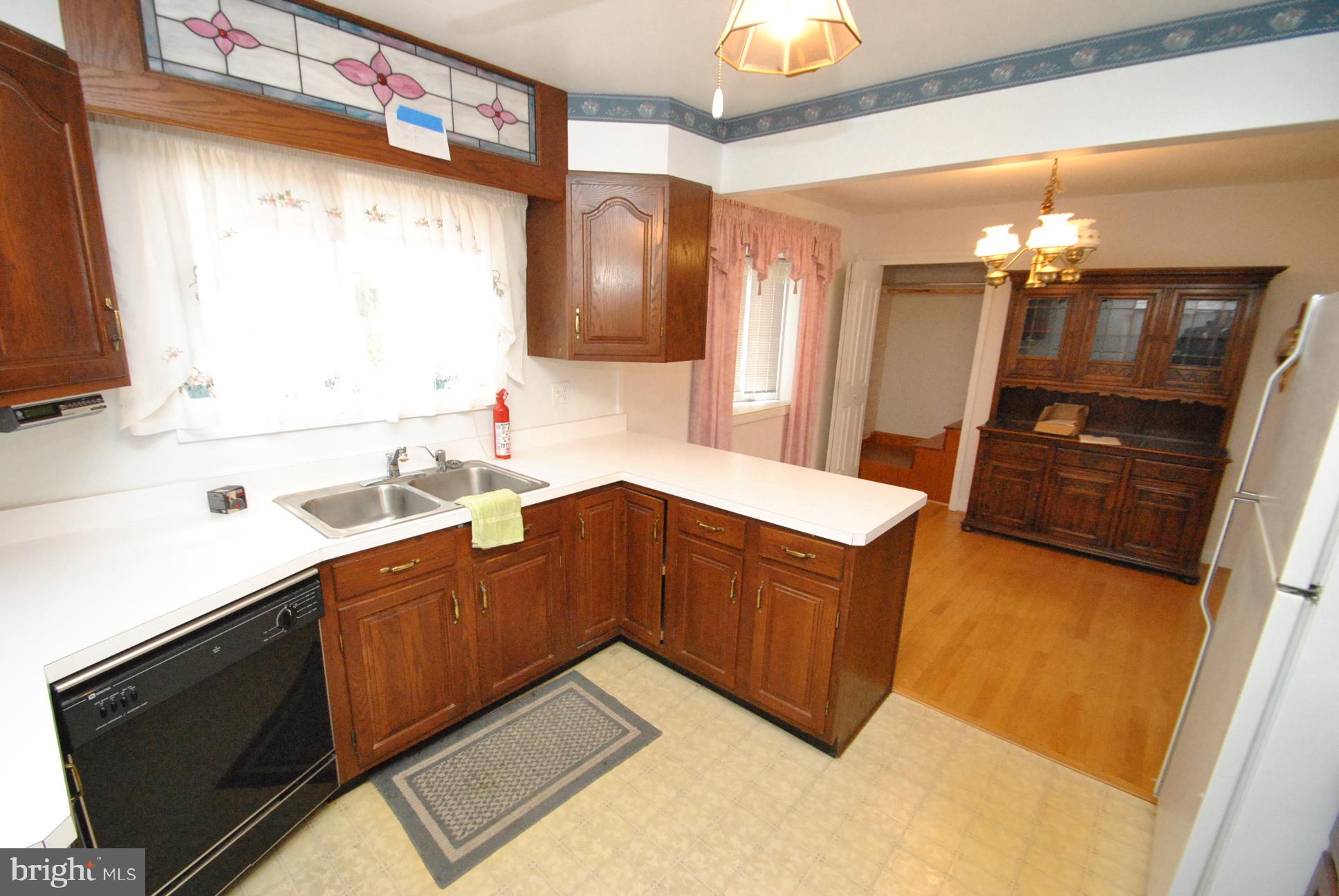 RICHLYN MANOR - Residential