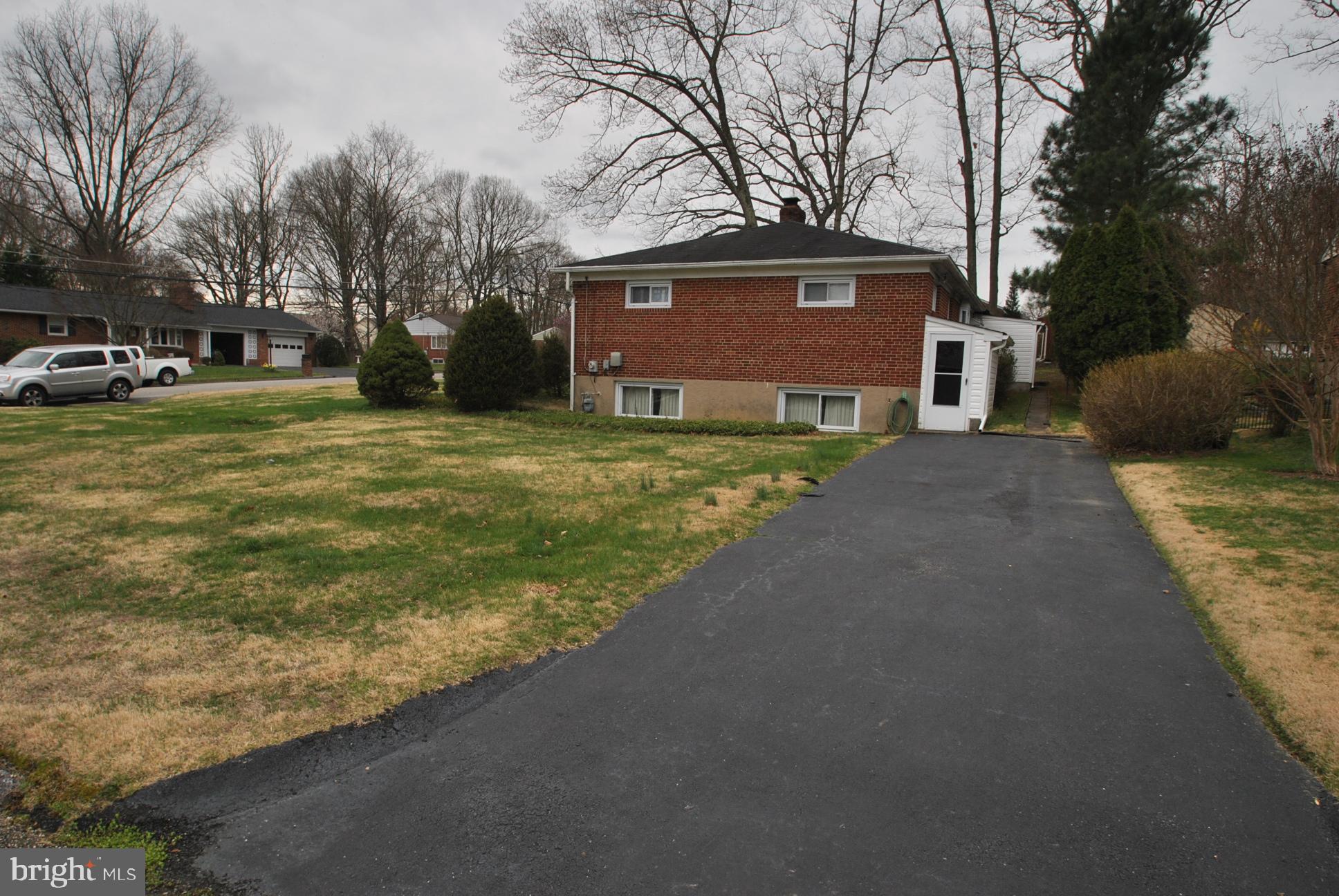 RICHLYN MANOR - Residential