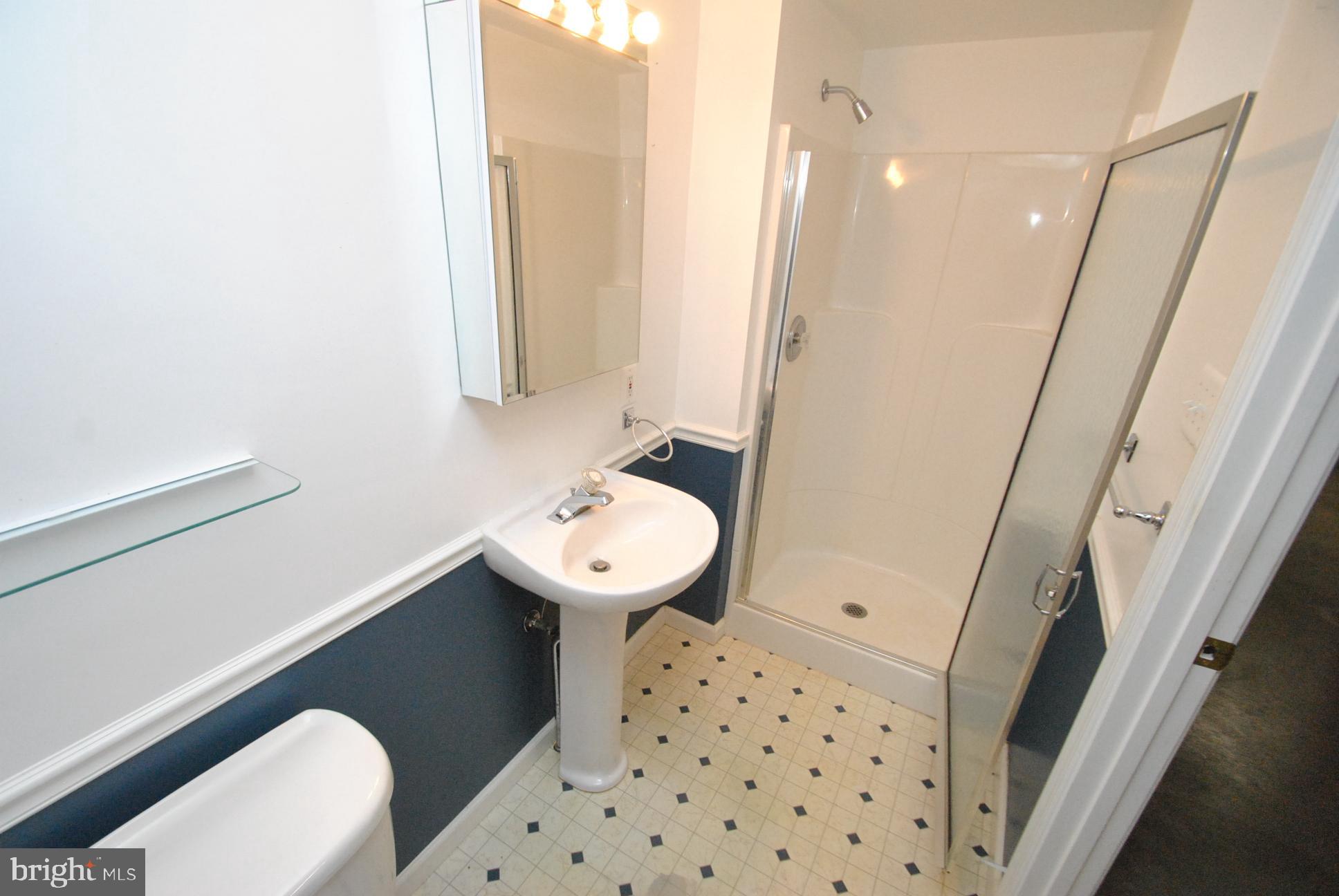 RICHLYN MANOR - Residential