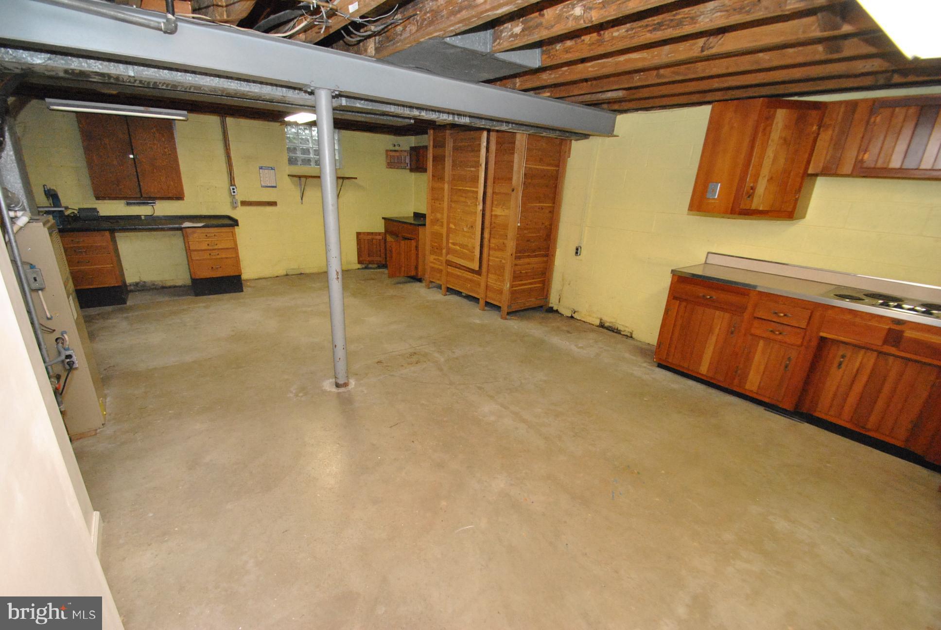 RICHLYN MANOR - Residential