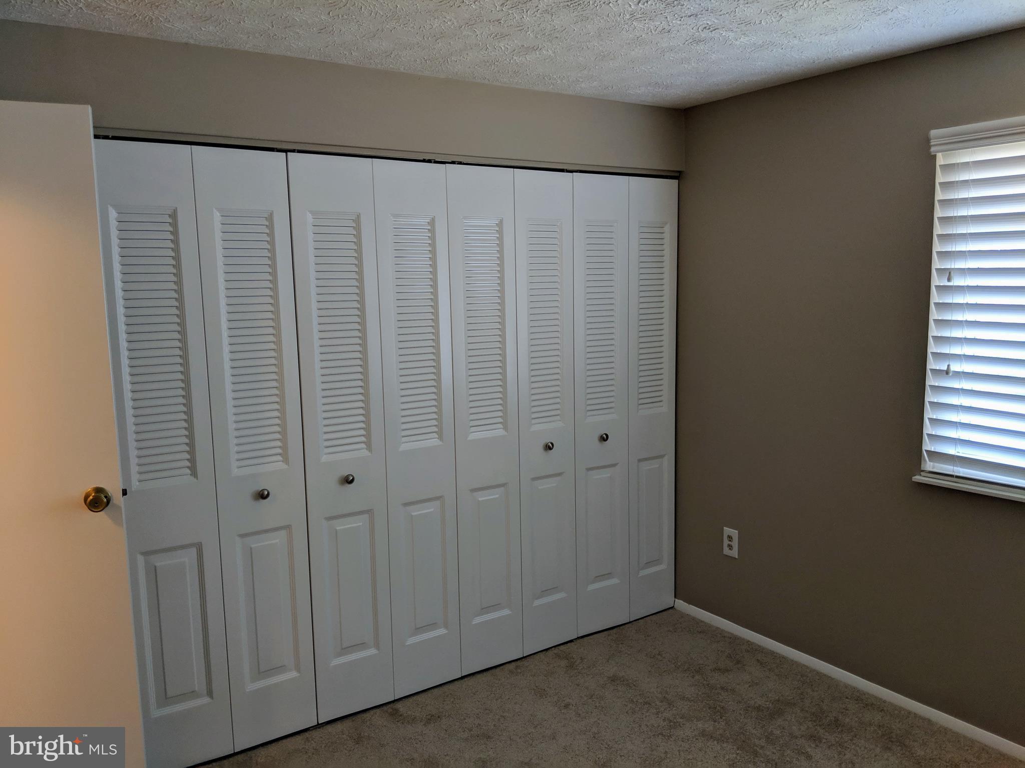 KNOLLS AT NORTH LAKE CONDOMINIUM - Residential Lease