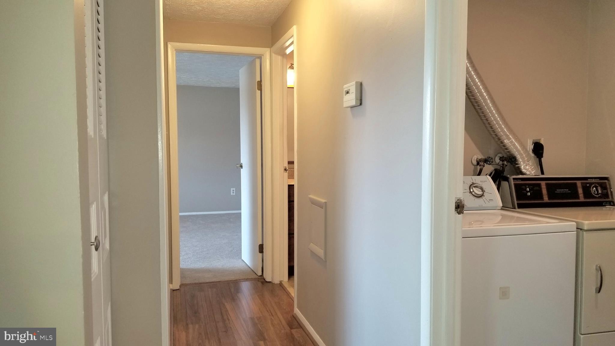 KNOLLS AT NORTH LAKE CONDOMINIUM - Residential Lease