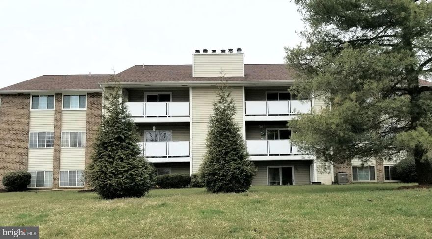 Spacious 2 BR, 1 BA Condo has new flooring throughout, nicely updated bath and recently replaced windows. The fresh coat of pint, top floor unit with soaring cathedral/vaulted Ceilings and nice views from the Balcony make it such  such an attractive home. Close to shops, lake and major routes.