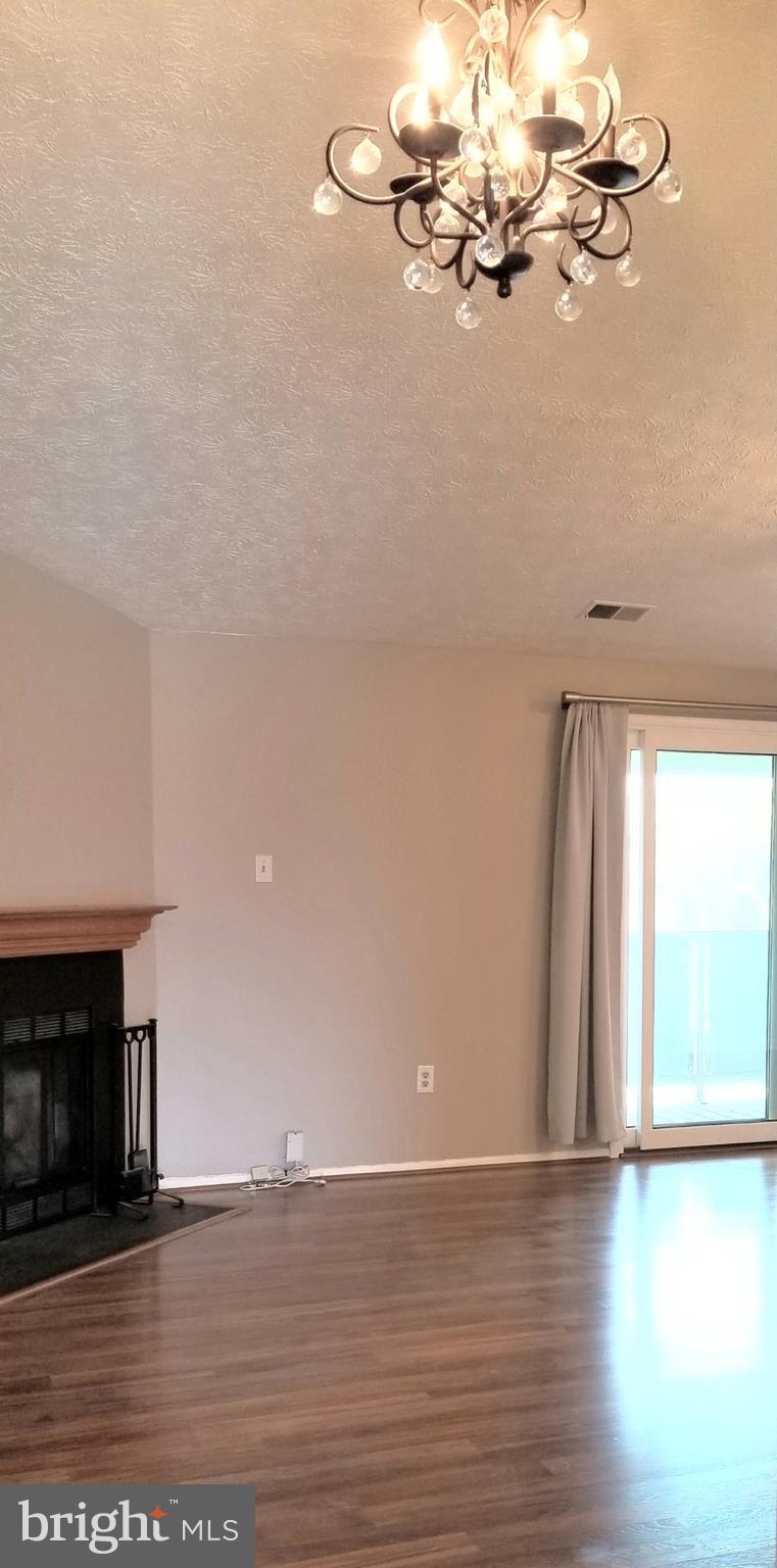 KNOLLS AT NORTH LAKE CONDOMINIUM - Residential Lease