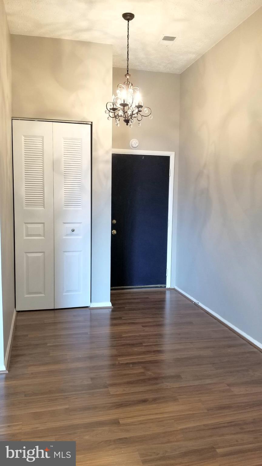 KNOLLS AT NORTH LAKE CONDOMINIUM - Residential Lease