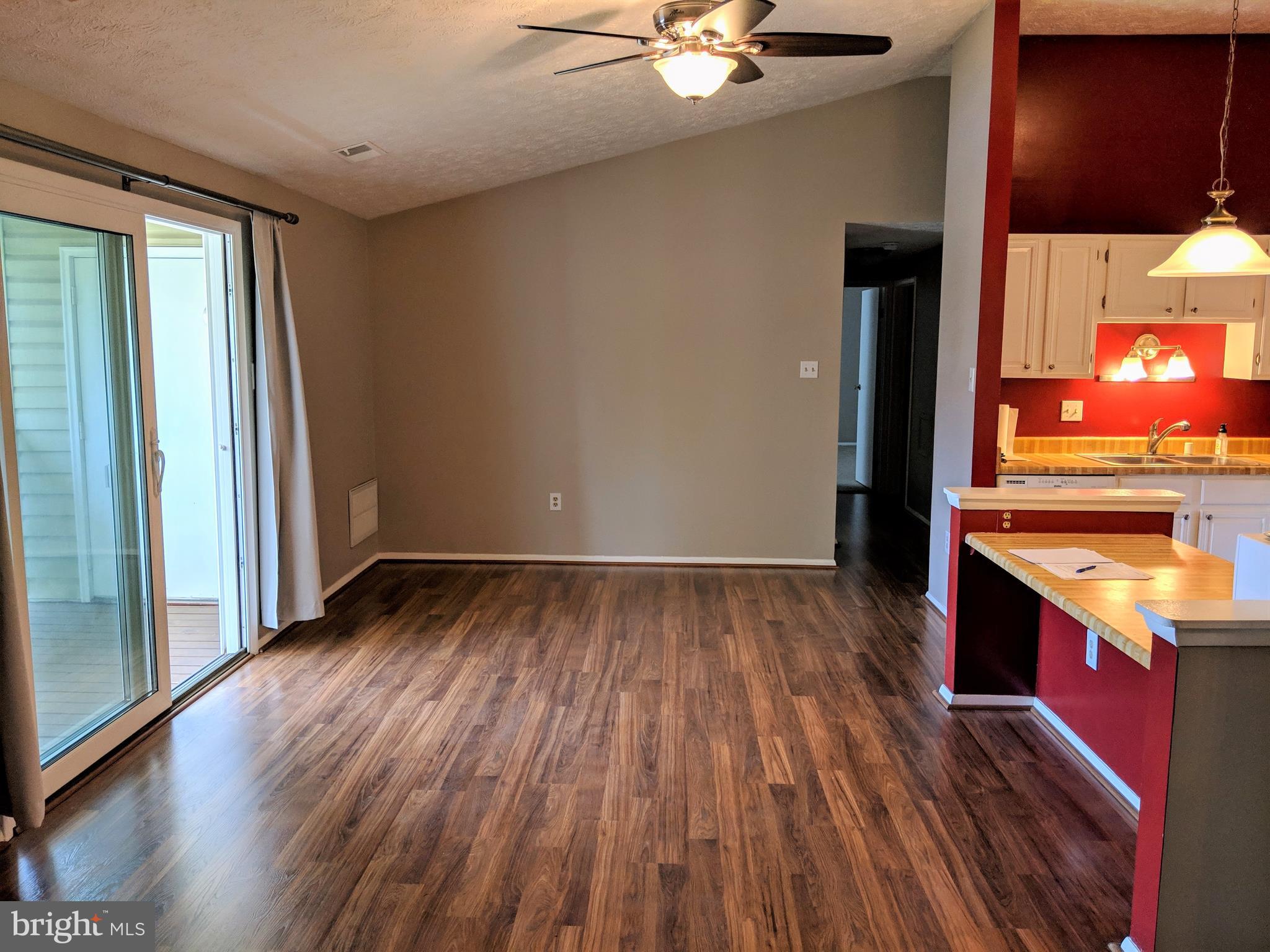 KNOLLS AT NORTH LAKE CONDOMINIUM - Residential Lease