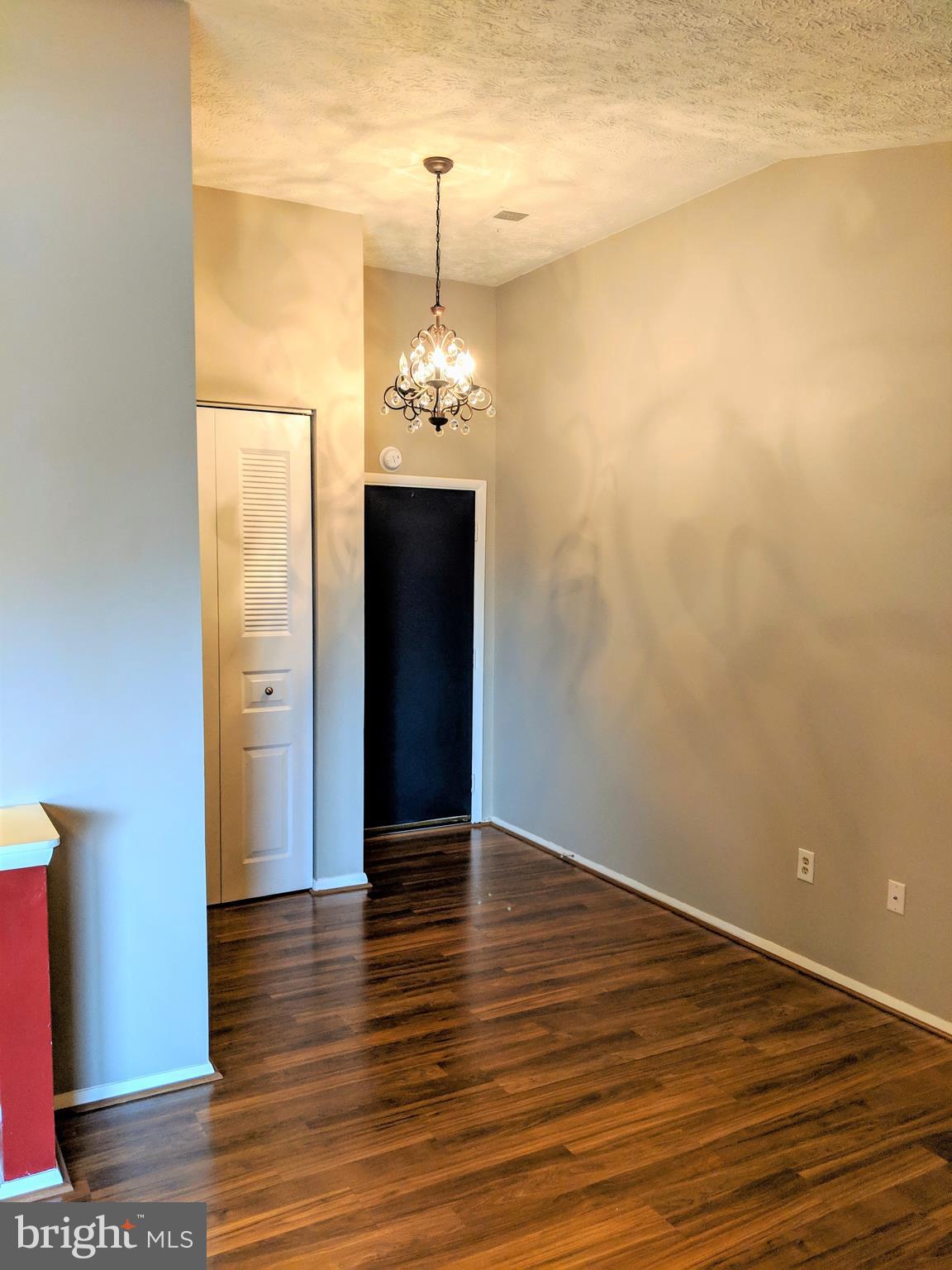 KNOLLS AT NORTH LAKE CONDOMINIUM - Residential Lease