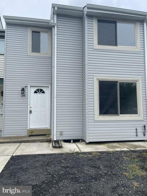 Townhouse For Rent - 28 Candlewick Court<br/> New Castle County, NEW CASTLE, DE 19720