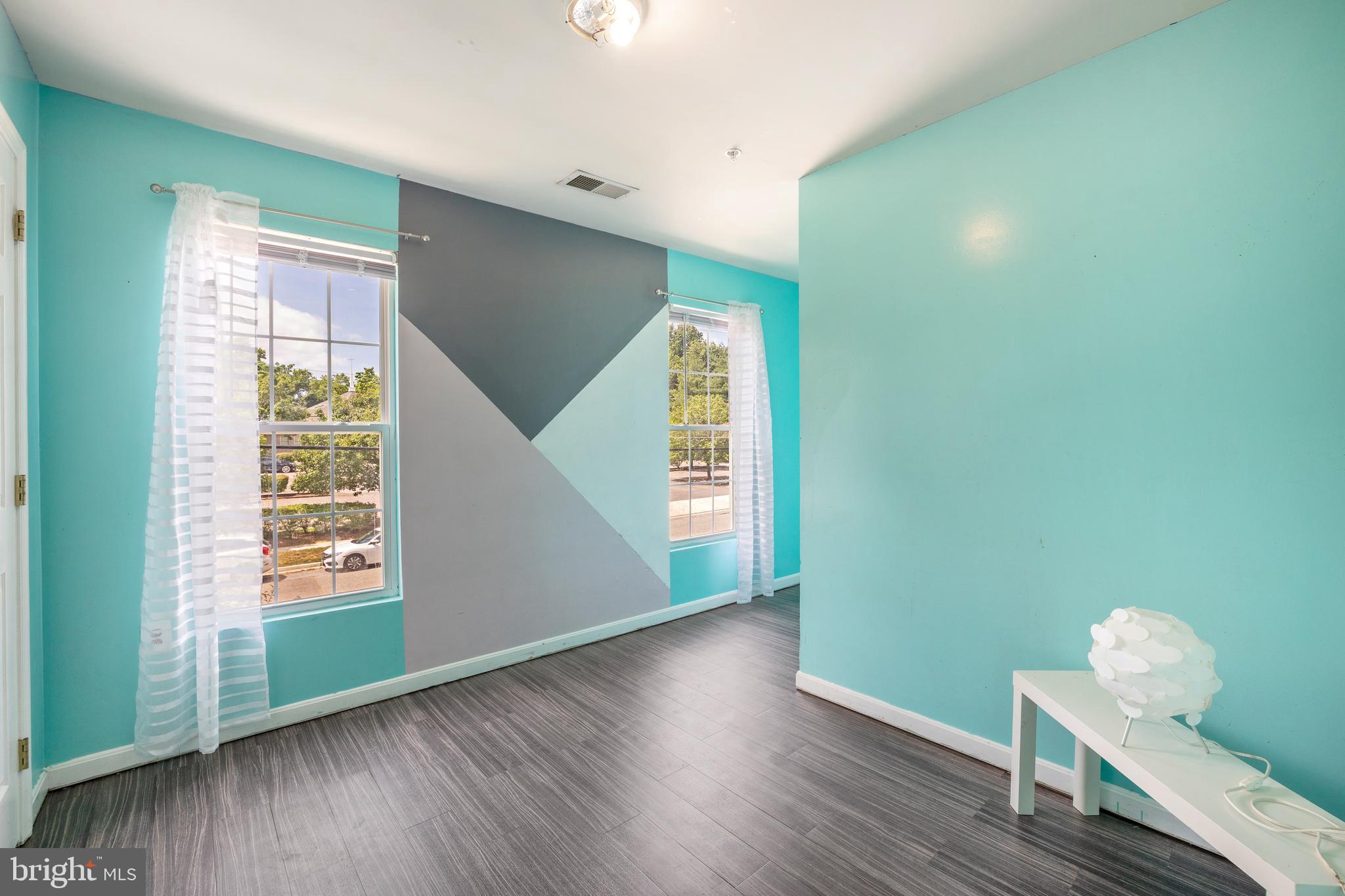 TEMPLE HILLS - Residential