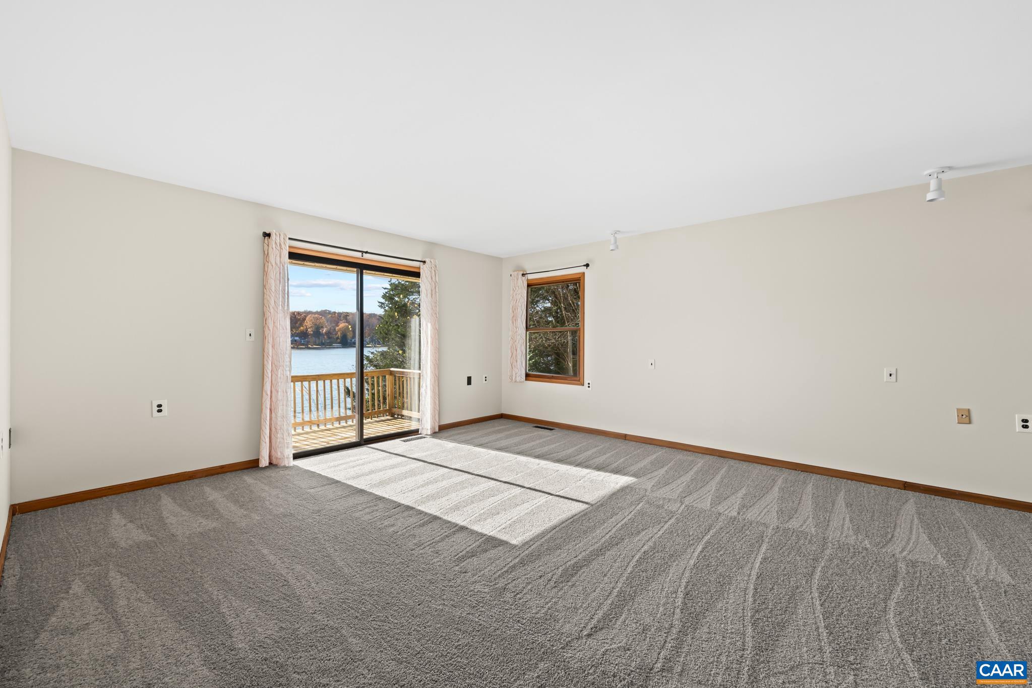 BLUE RIDGE SHORES - Residential