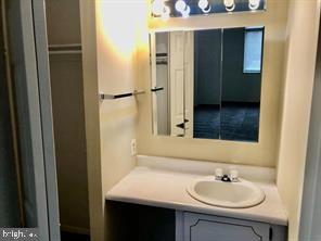 PRESIDENTIAL - Residential Lease