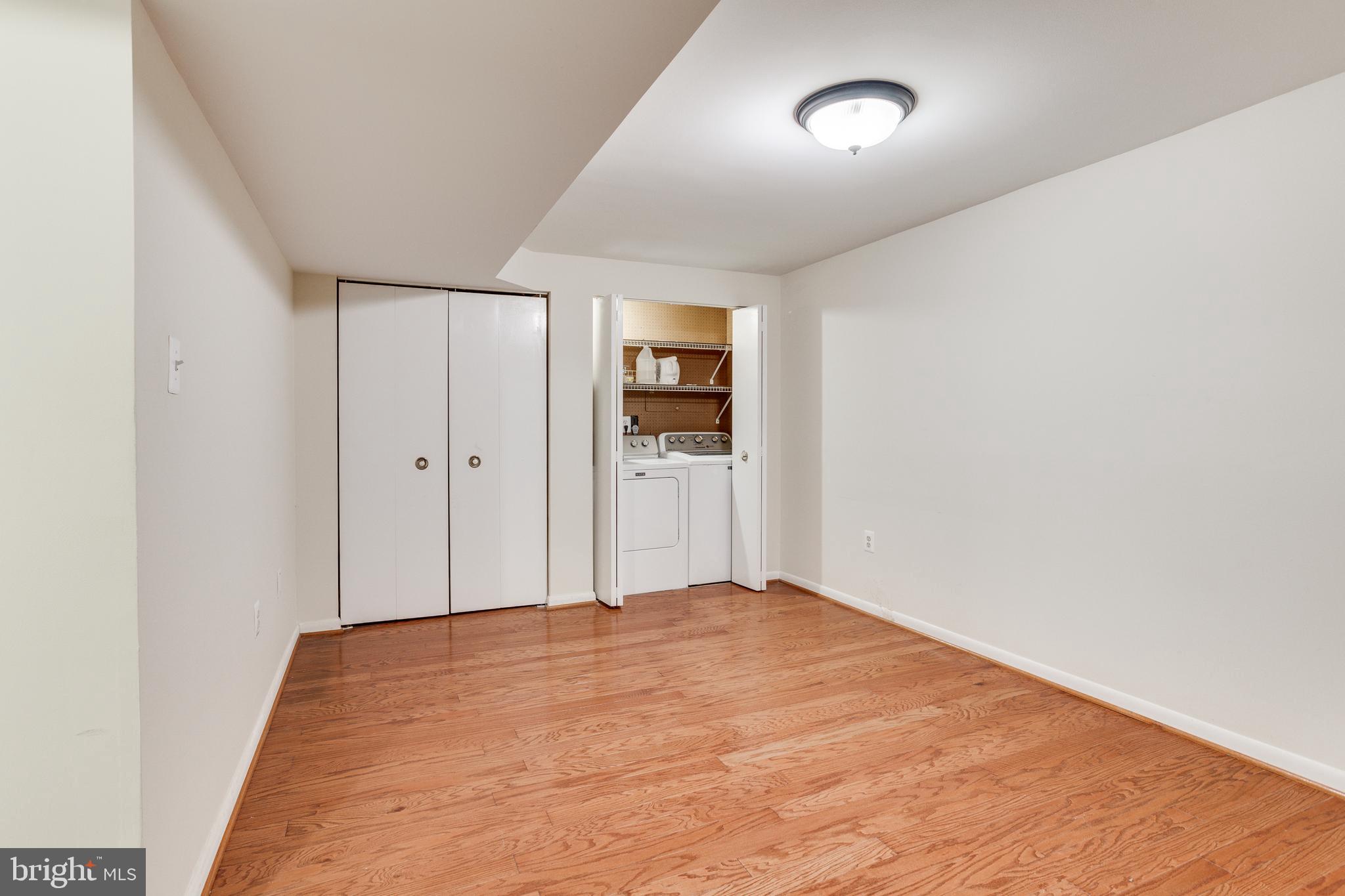 SENECA PARK - Residential