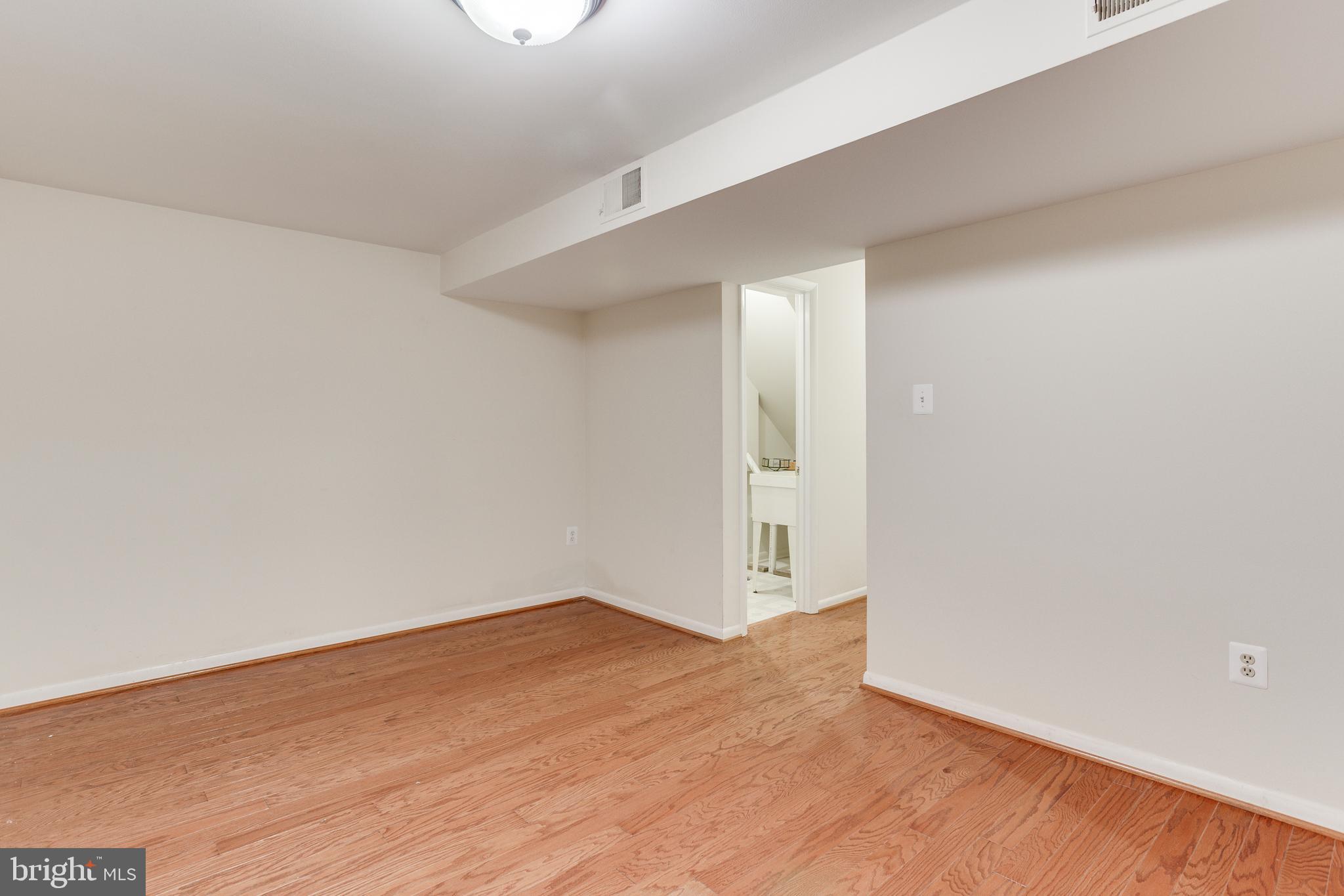 SENECA PARK - Residential