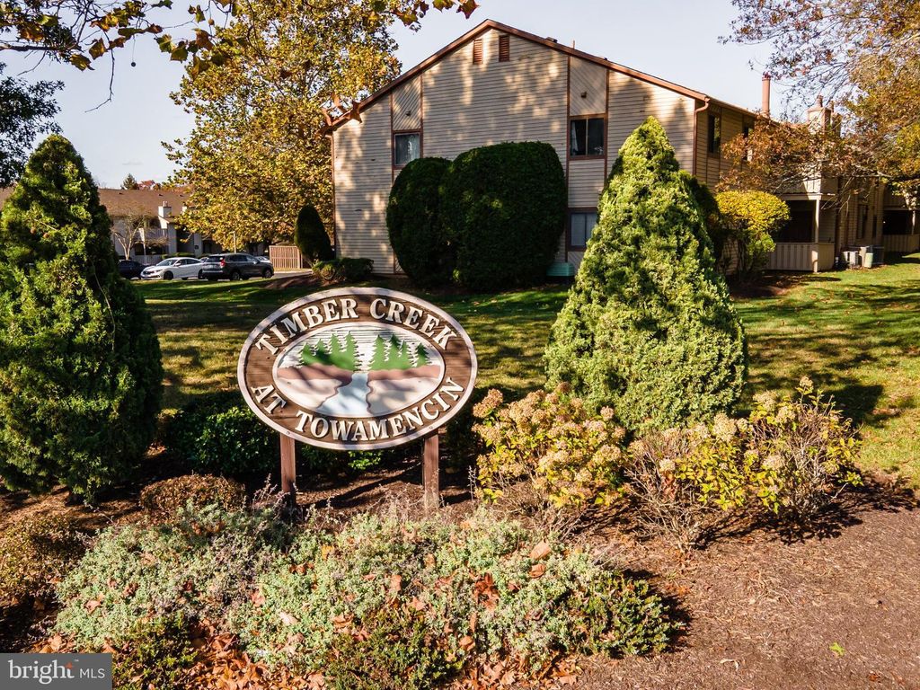 Photo of 803 Poplar Court, LANSDALE, PA 19446 (MLS # PAMC2159700)