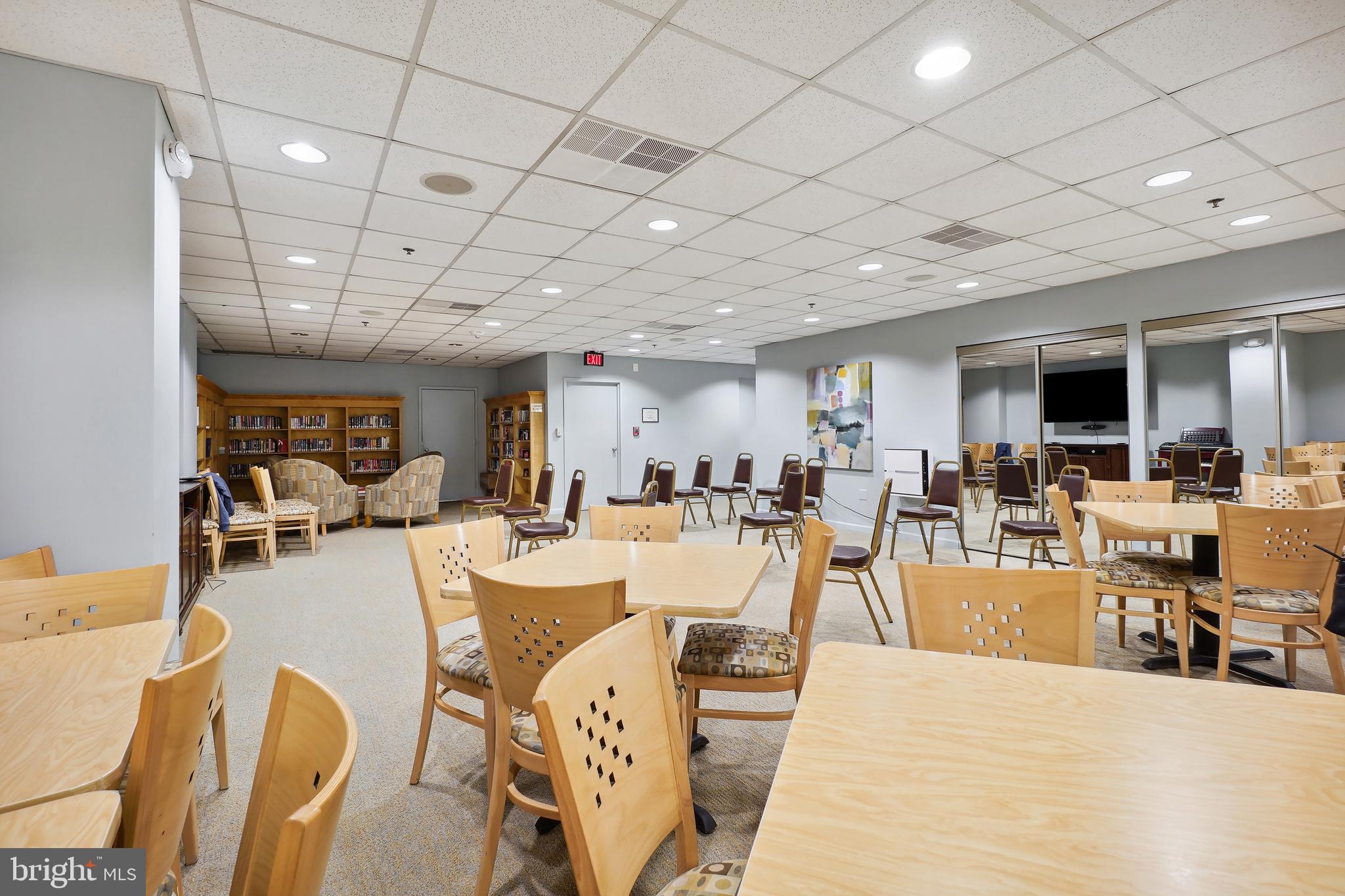 GREENS AT LEISURE WORLD - Residential