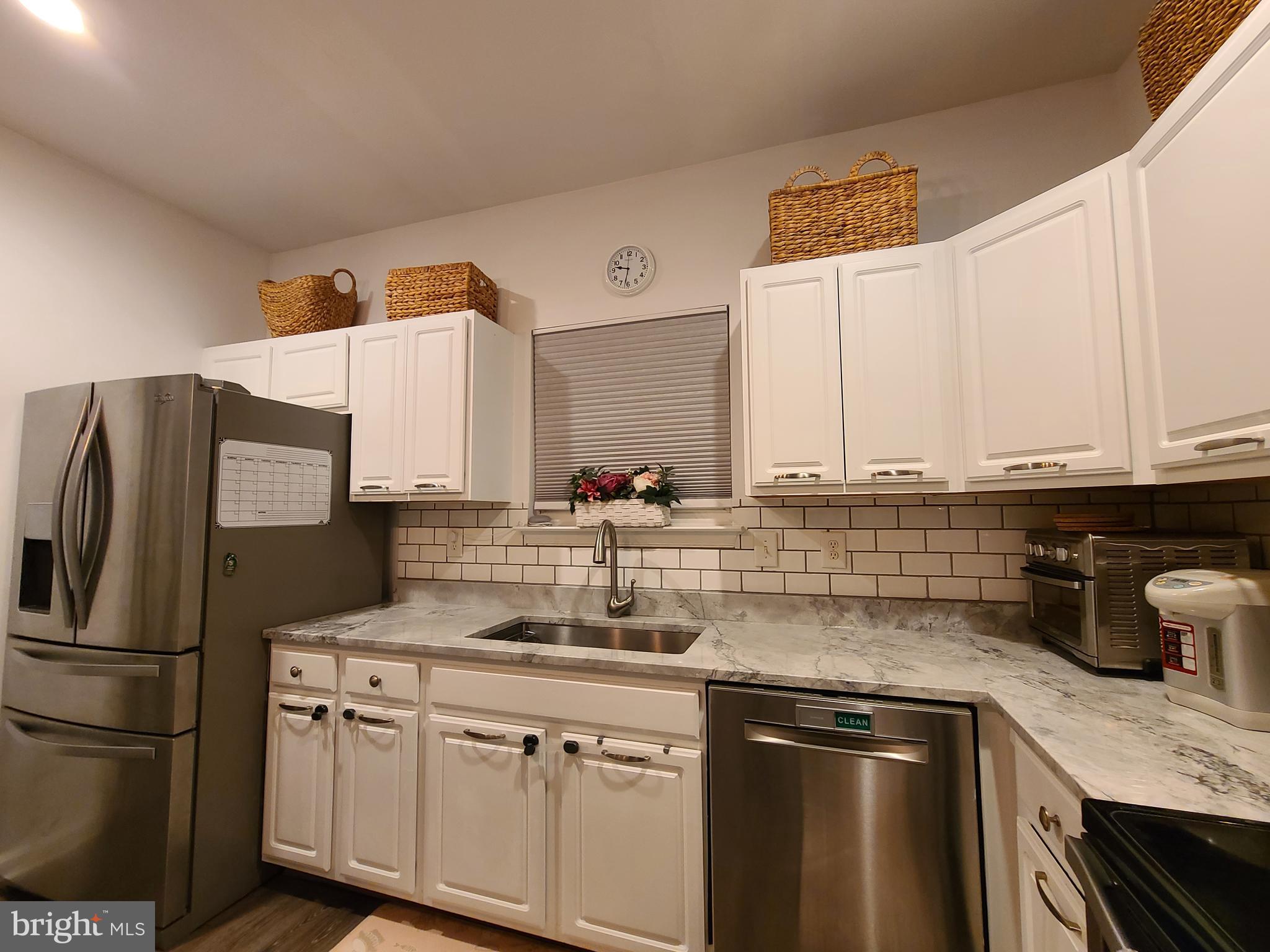 GRANDE VIEW PARK - Residential Lease