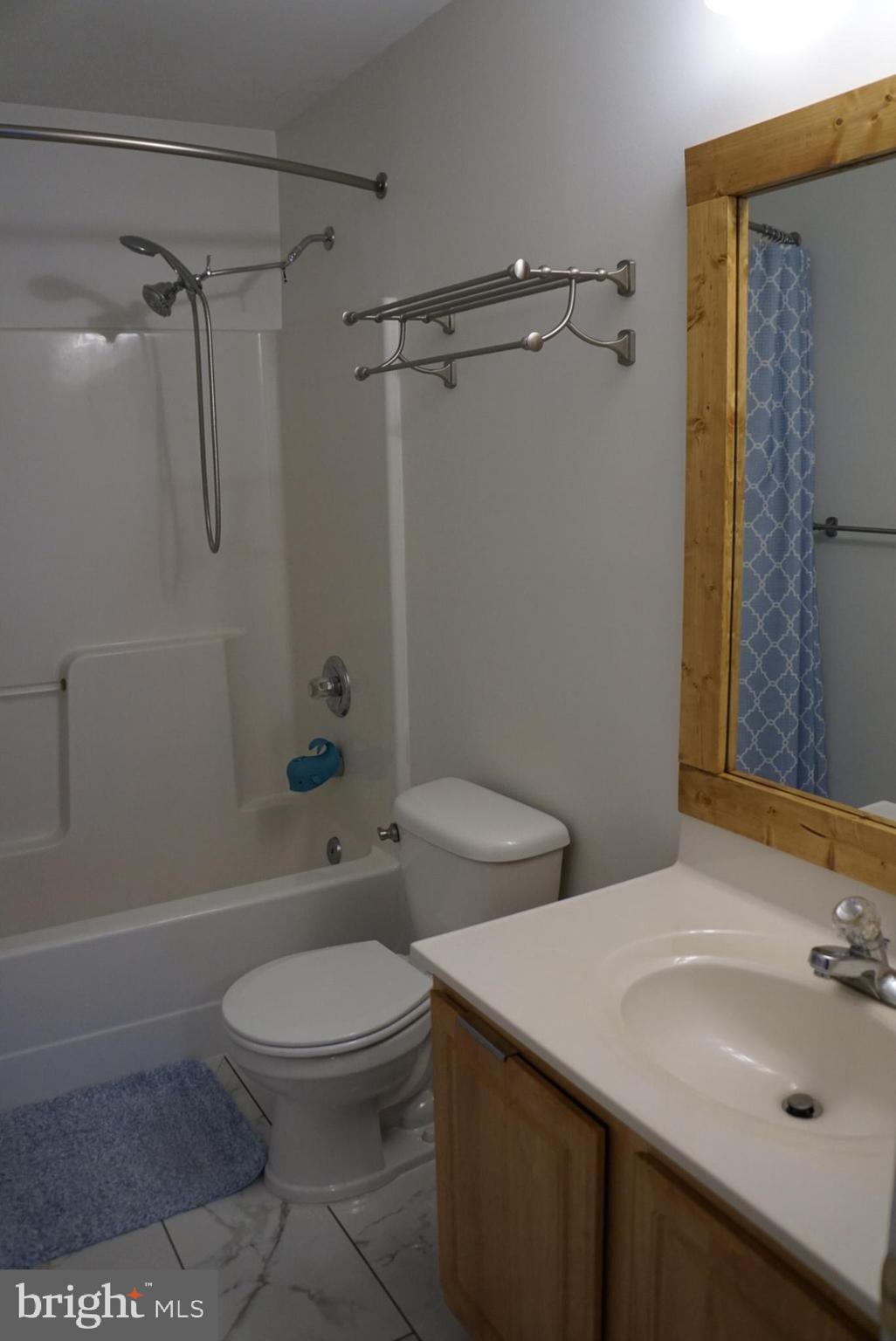 GRANDE VIEW PARK - Residential Lease