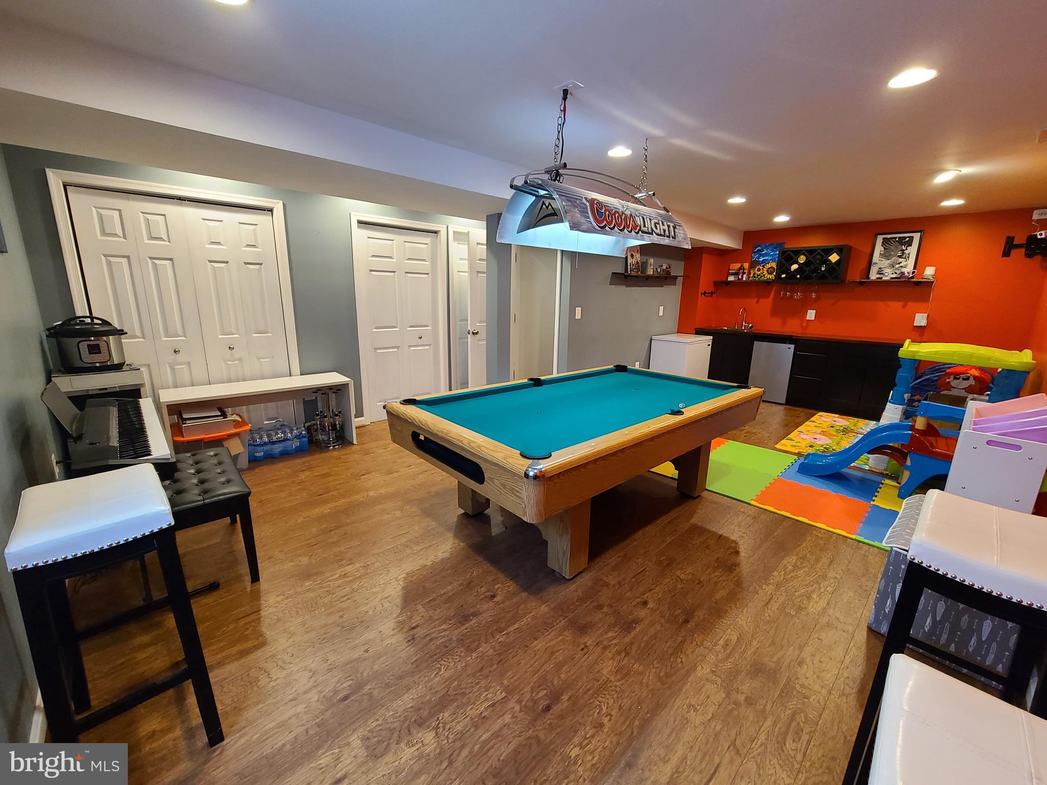 GRANDE VIEW PARK - Residential Lease